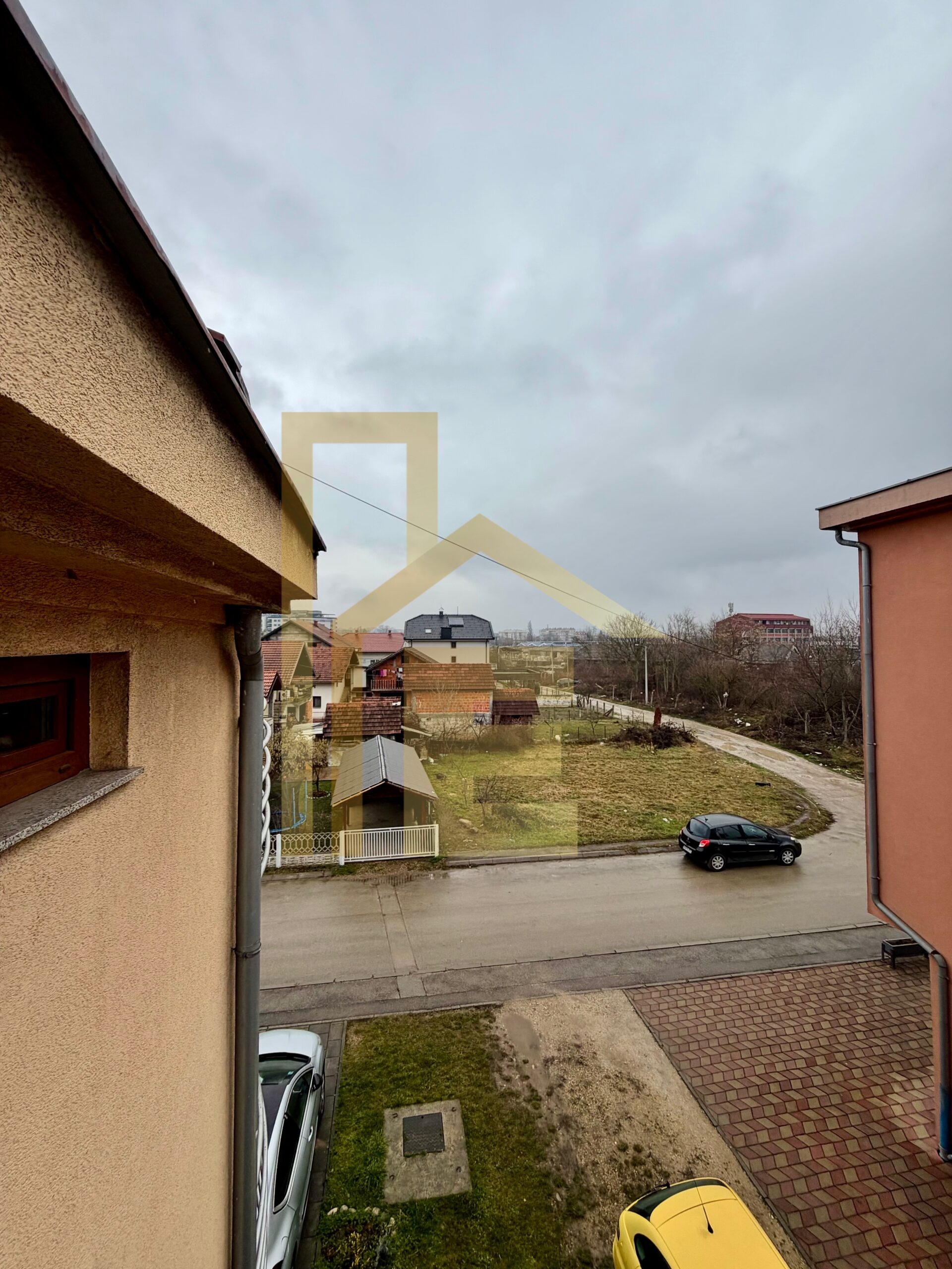 Trosoban stan kod TC Delta, 750 KM SA REŽIJAMA slika 18