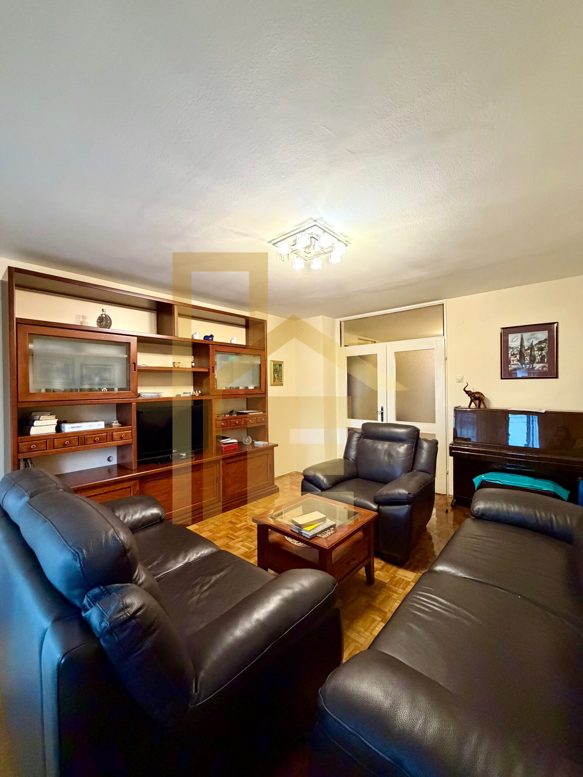 Komforan četverosoban stan, naselje Obilićevo slika 3