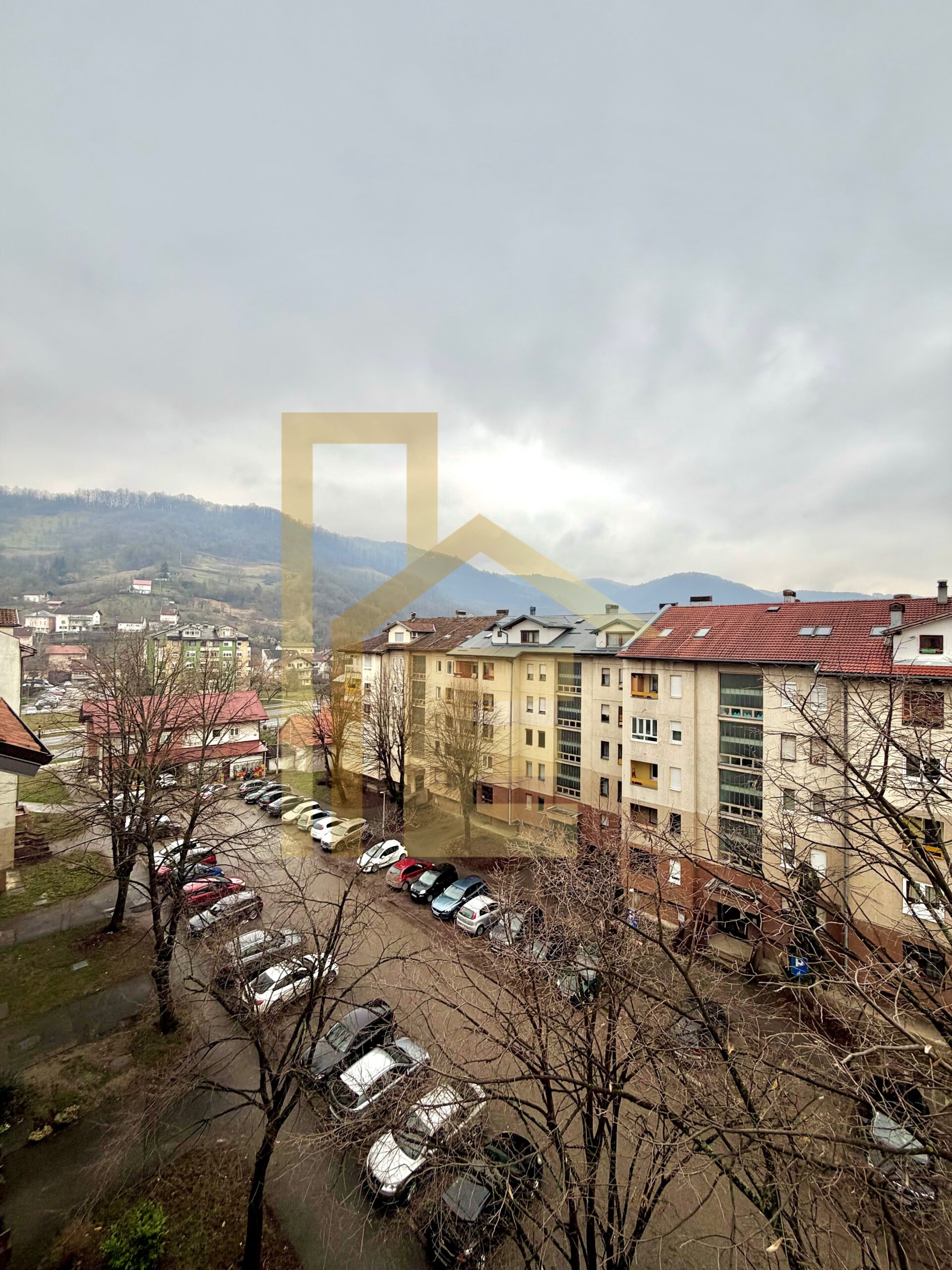 Komforan četverosoban stan, naselje Obilićevo slika 6