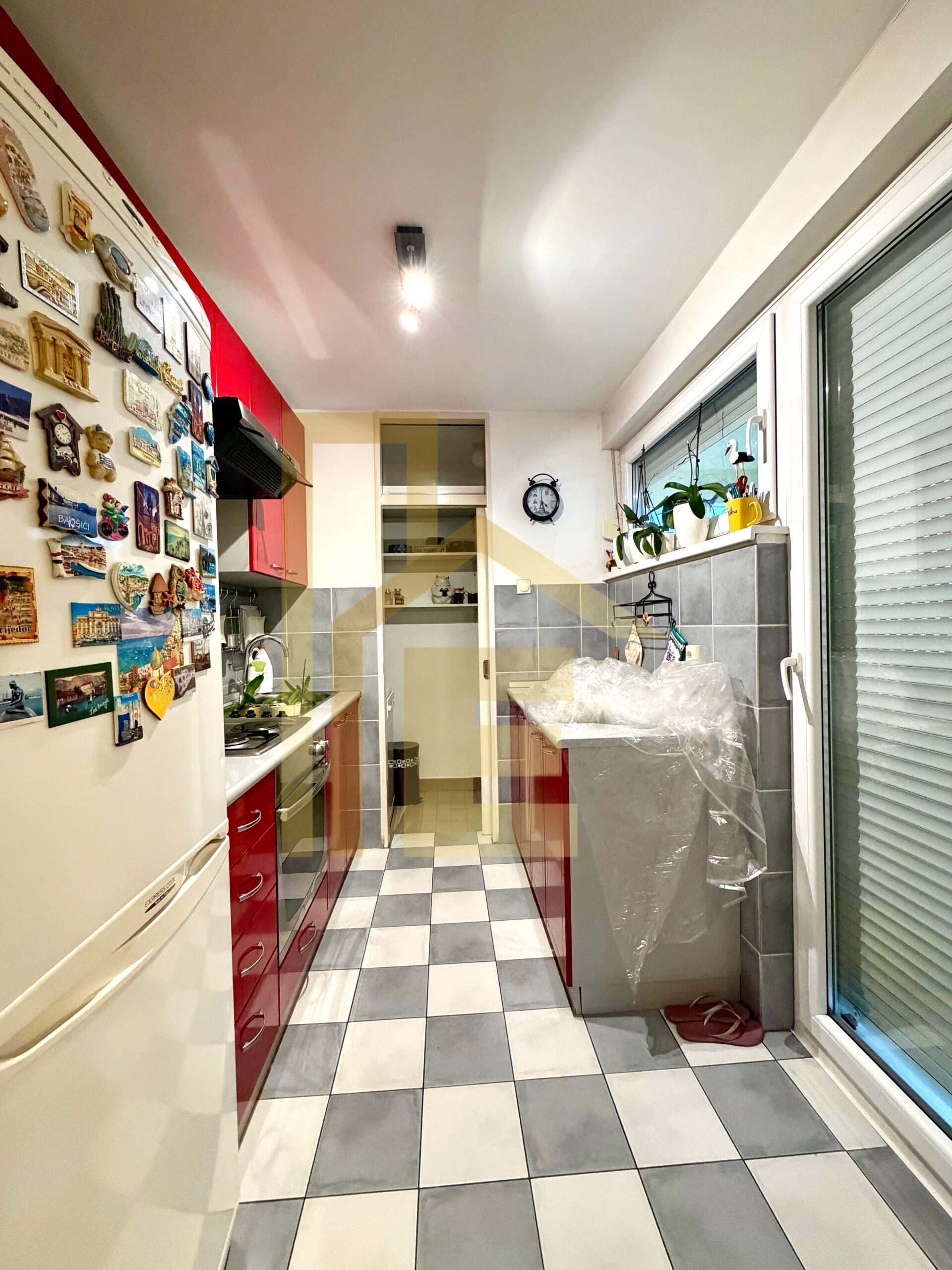 Komforan četverosoban stan, naselje Obilićevo slika 10