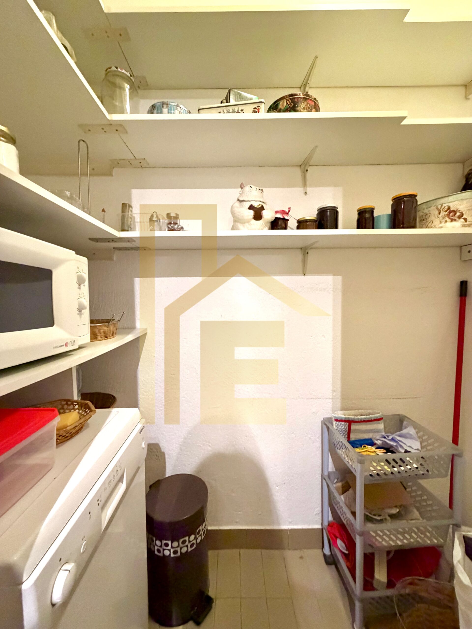 Komforan četverosoban stan, naselje Obilićevo slika 11