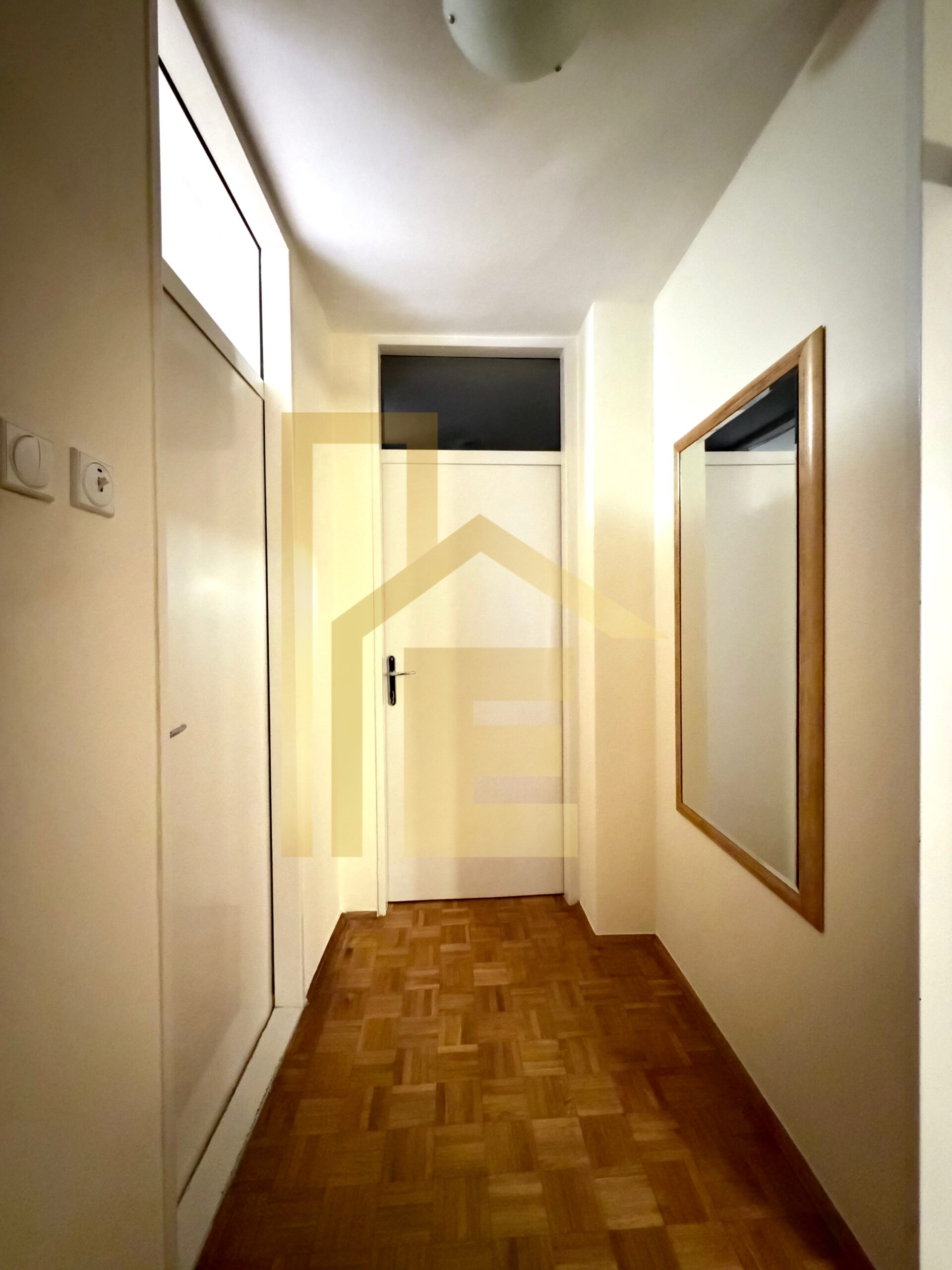 Komforan četverosoban stan, naselje Obilićevo slika 12