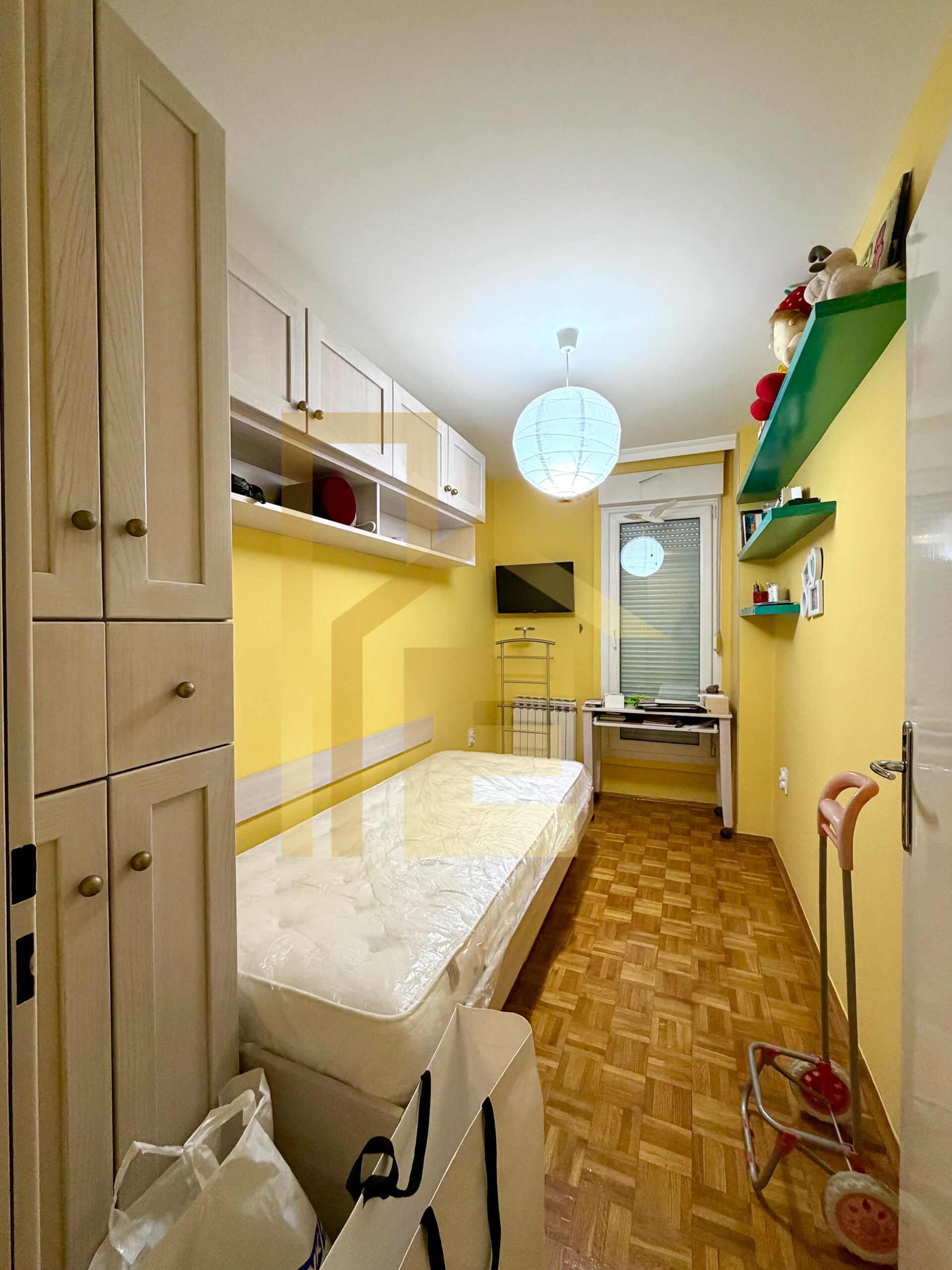 Komforan četverosoban stan, naselje Obilićevo slika 21