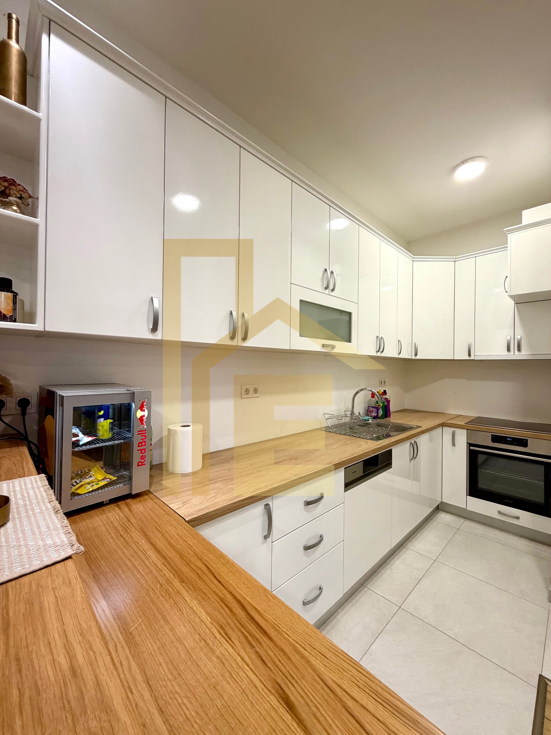 Na prodaju prostran i useljiv dvosoban stan, Centar slika 14