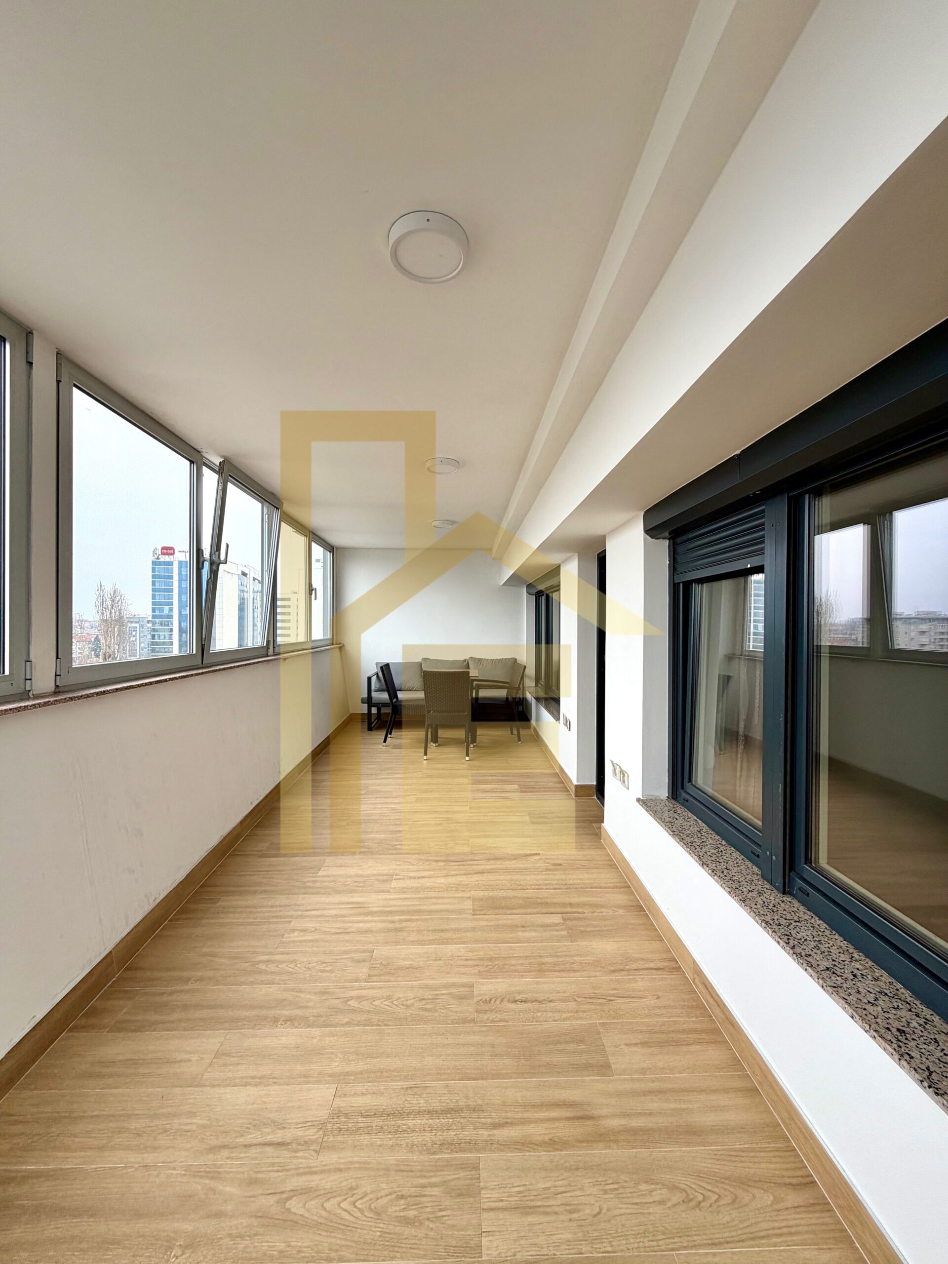 Na prodaju prostran i useljiv dvosoban stan, Centar slika 20