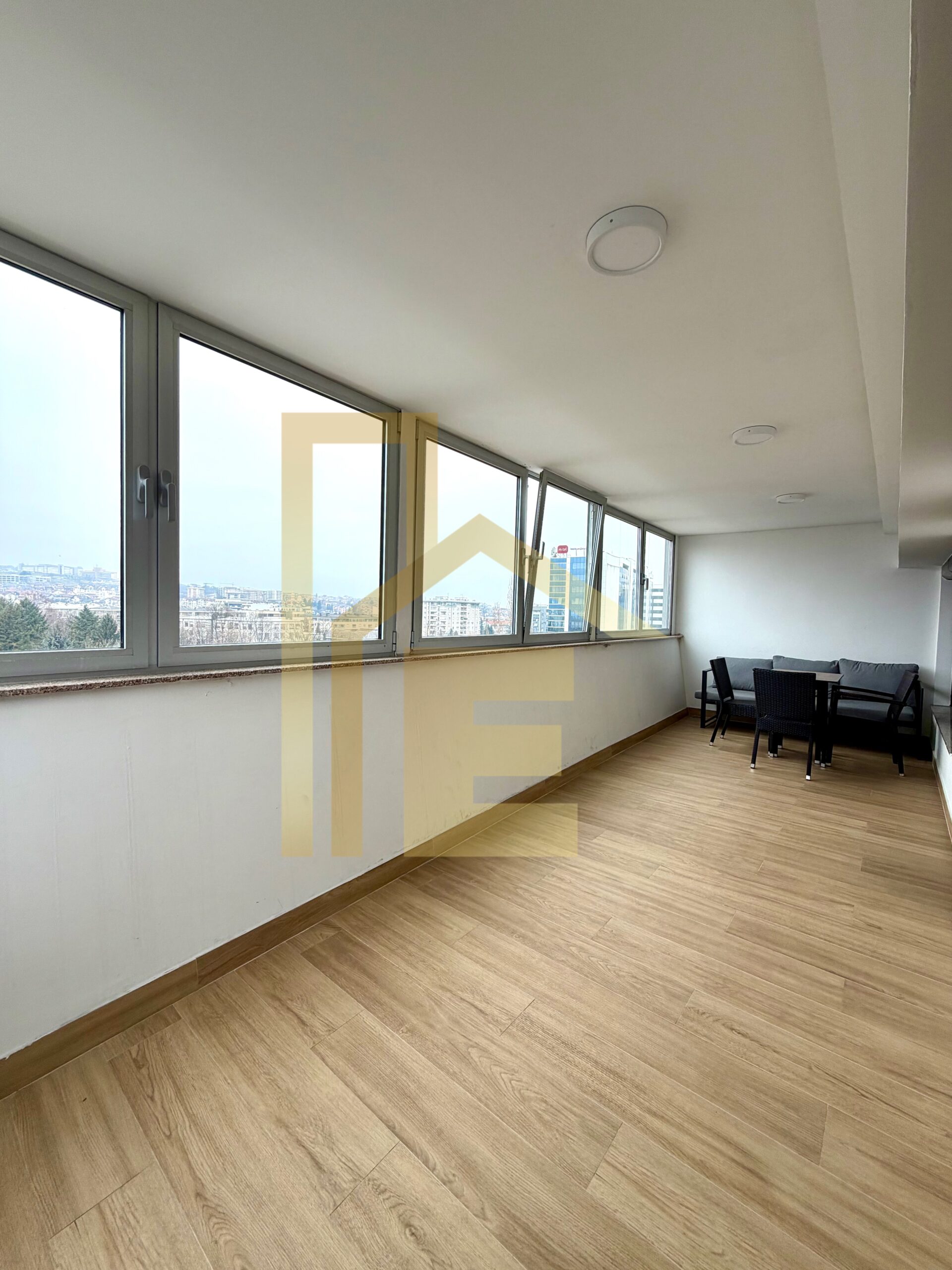 Na prodaju prostran i useljiv dvosoban stan, Centar slika 23