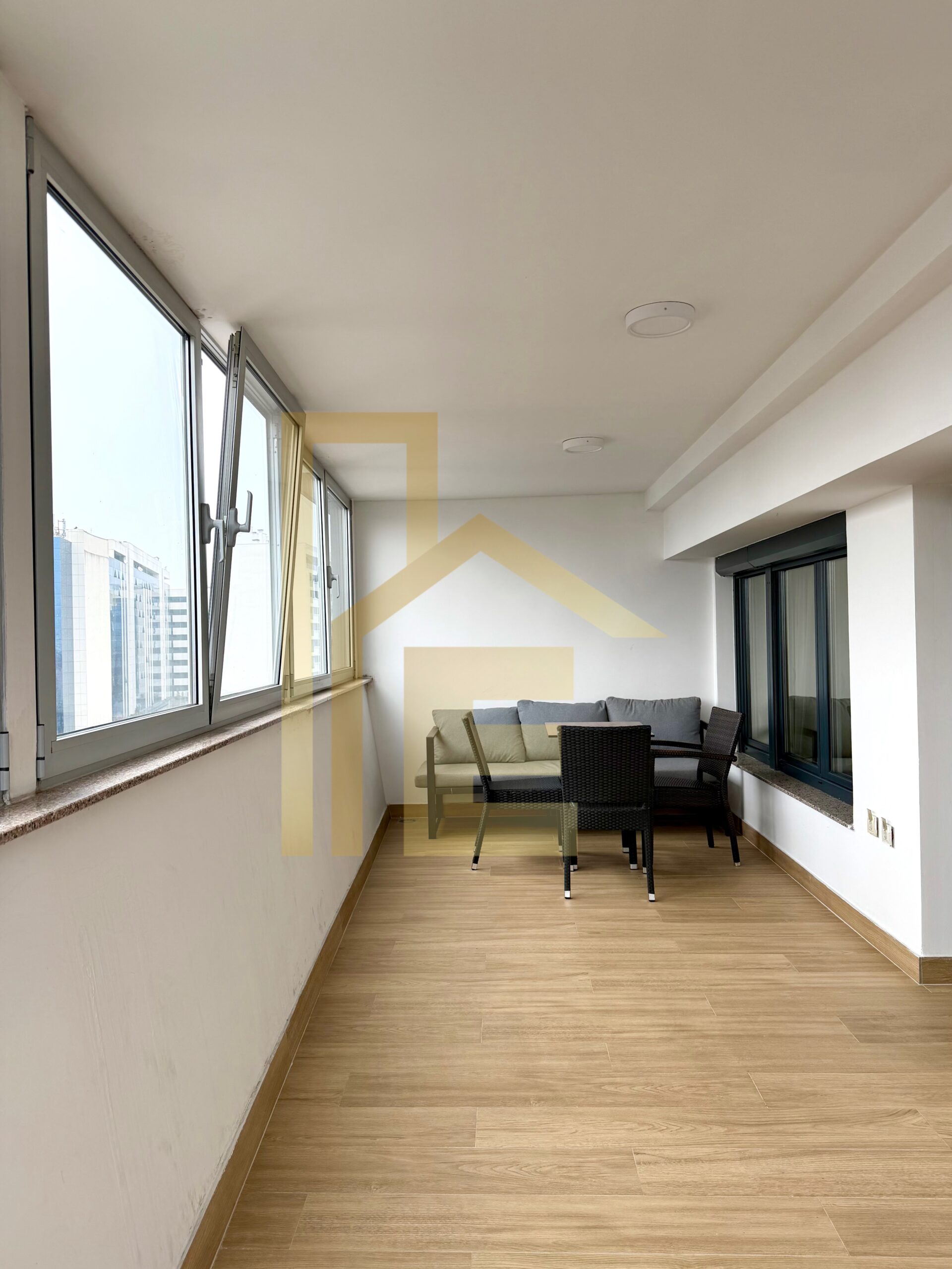 Na prodaju prostran i useljiv dvosoban stan, Centar slika 22