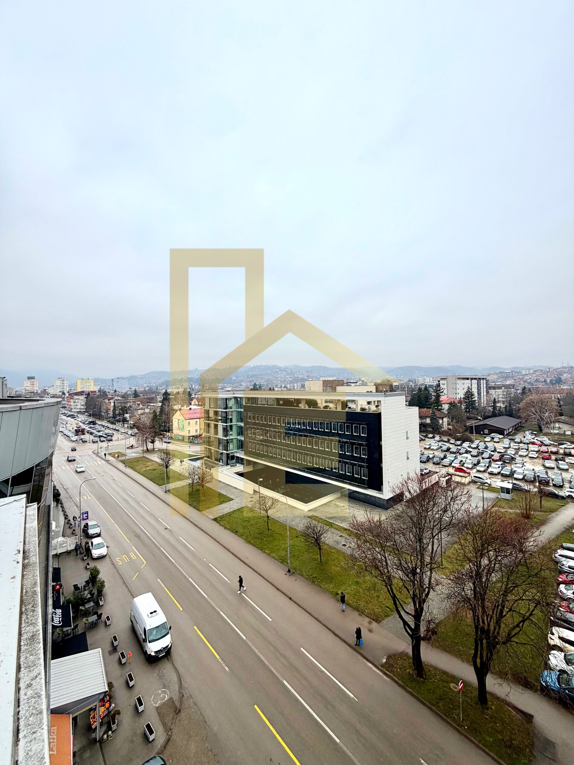 Na prodaju prostran i useljiv dvosoban stan, Centar slika 21