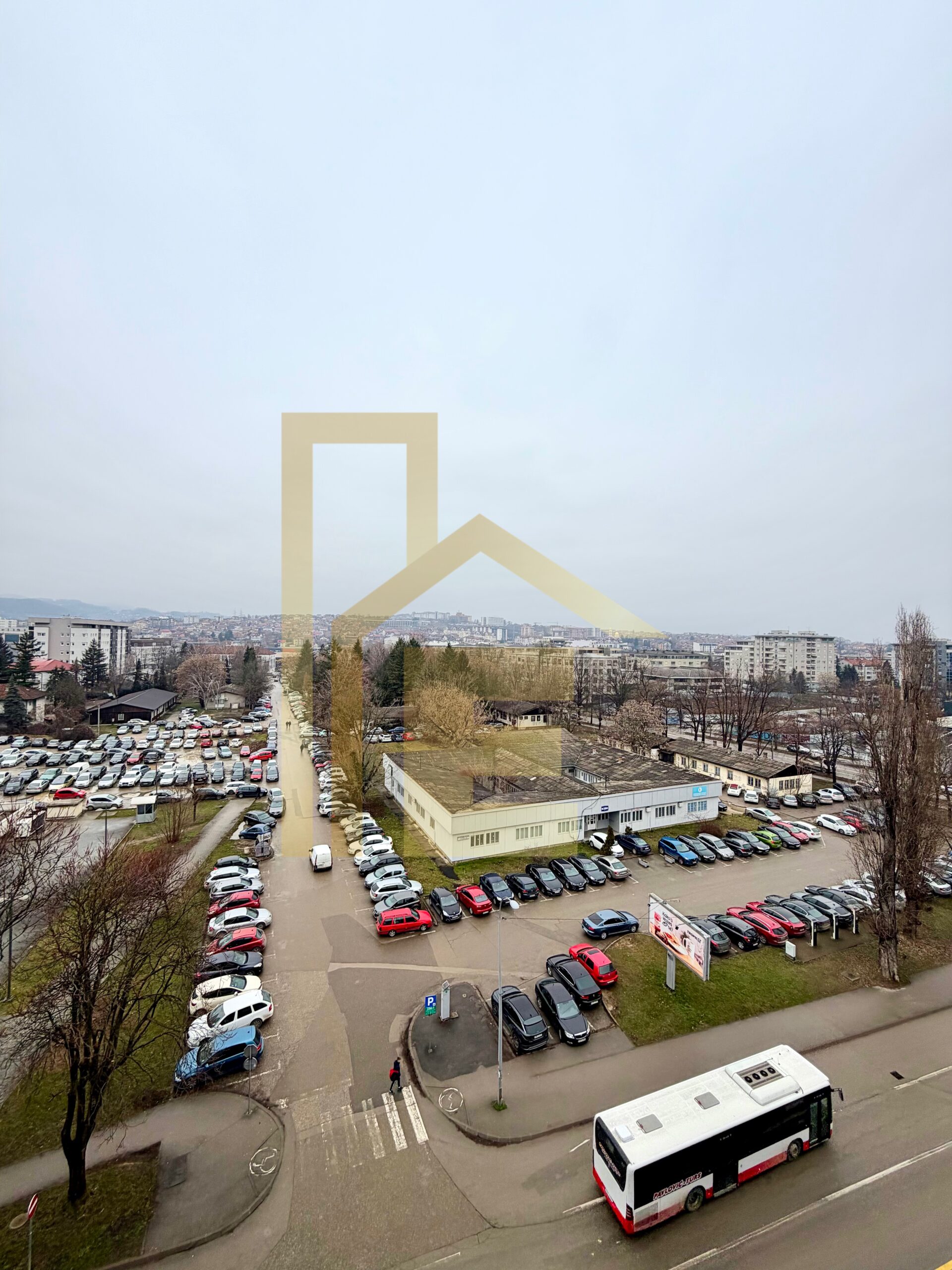 Na prodaju prostran i useljiv dvosoban stan, Centar slika 24