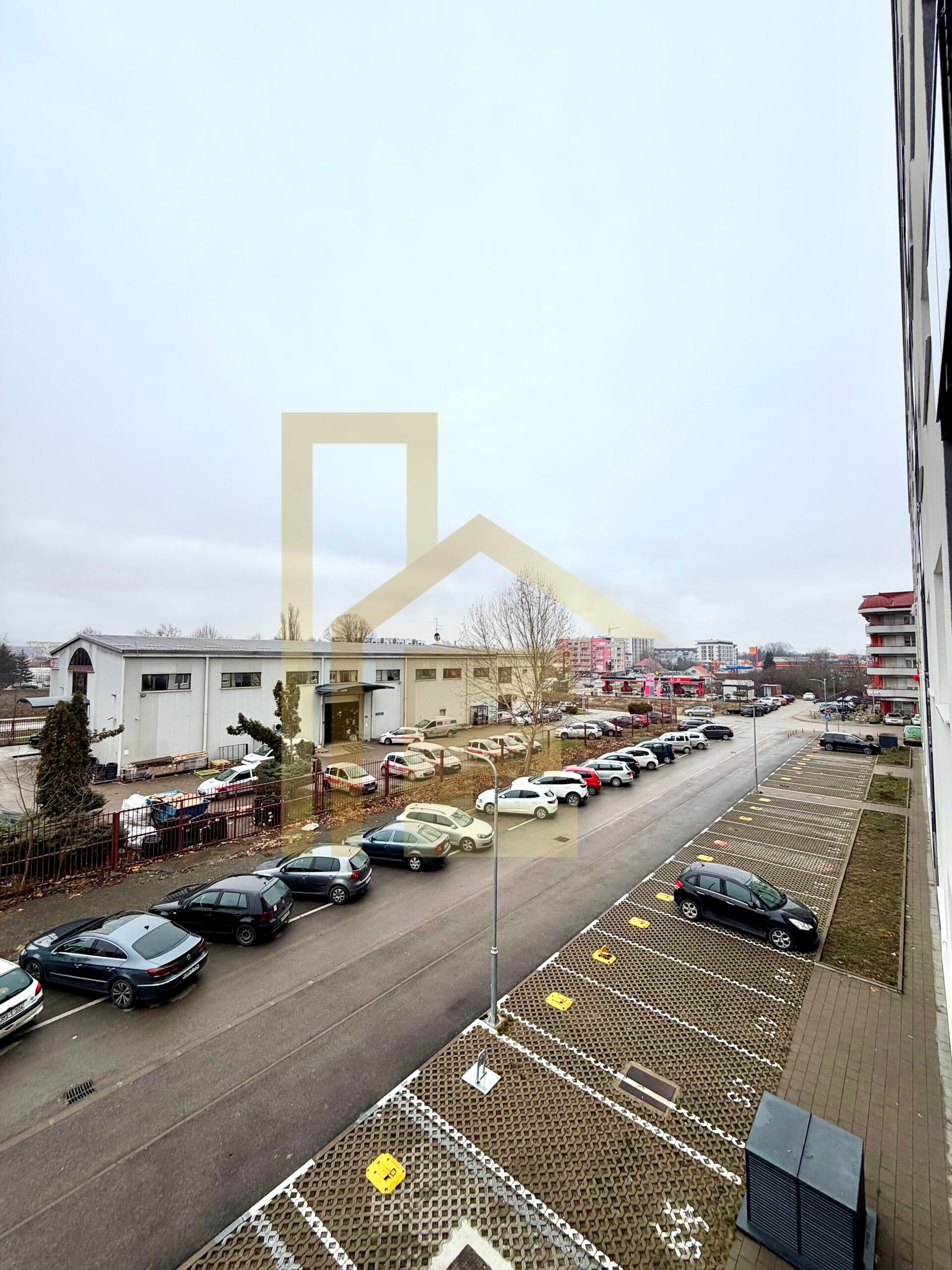 Moderan dvosoban stan sa garažom, naselje Lazarevo slika 25