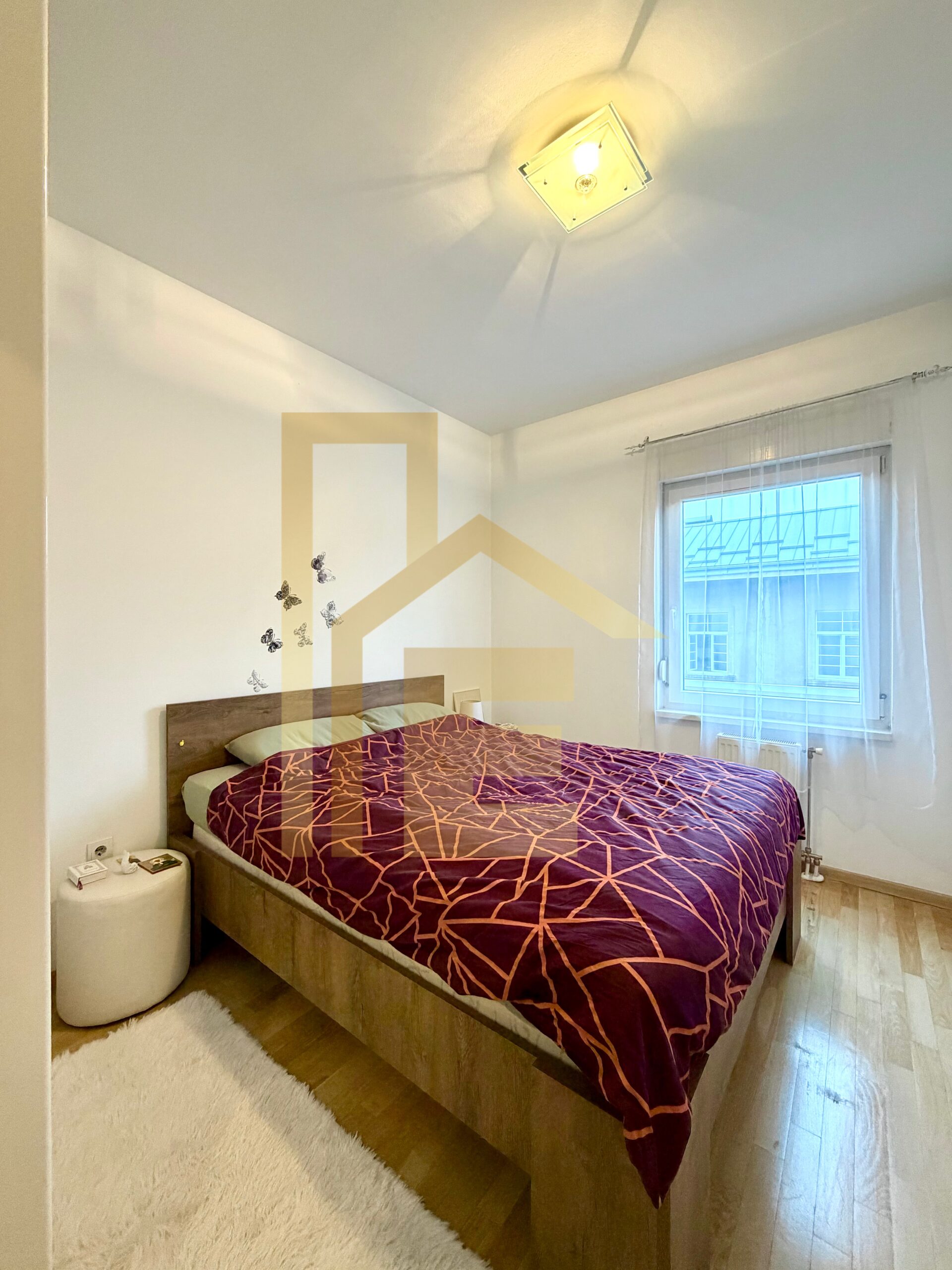 Na prodaju namješten dvosoban stan u srcu grada slika 8