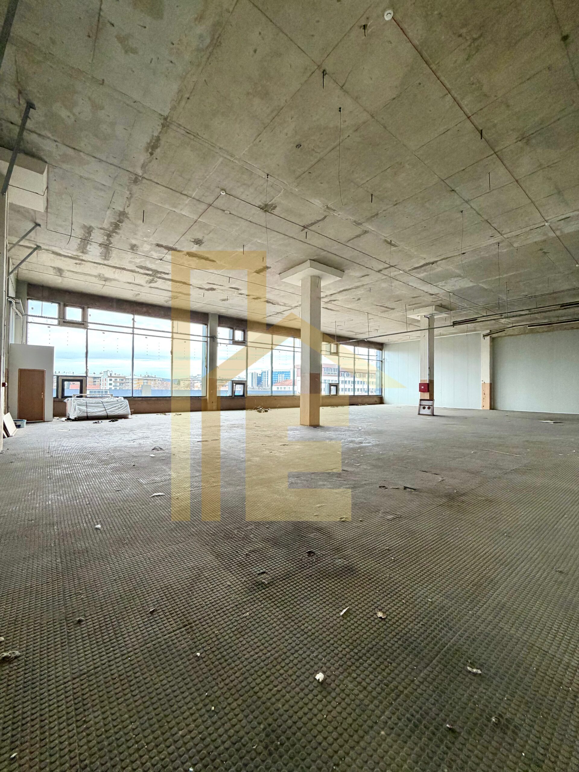 Iznajmljujemo skladišni prostor u Centru grada slika 2