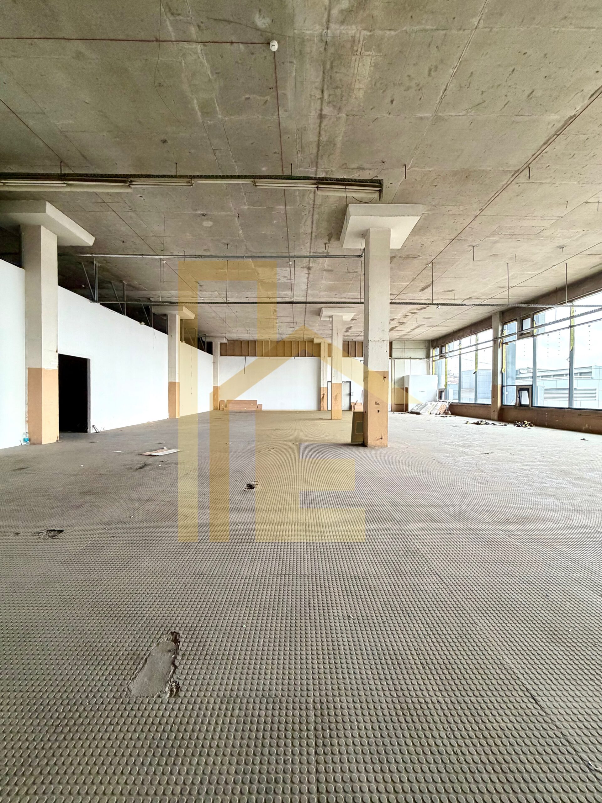 Iznajmljujemo skladišni prostor u Centru grada slika 3