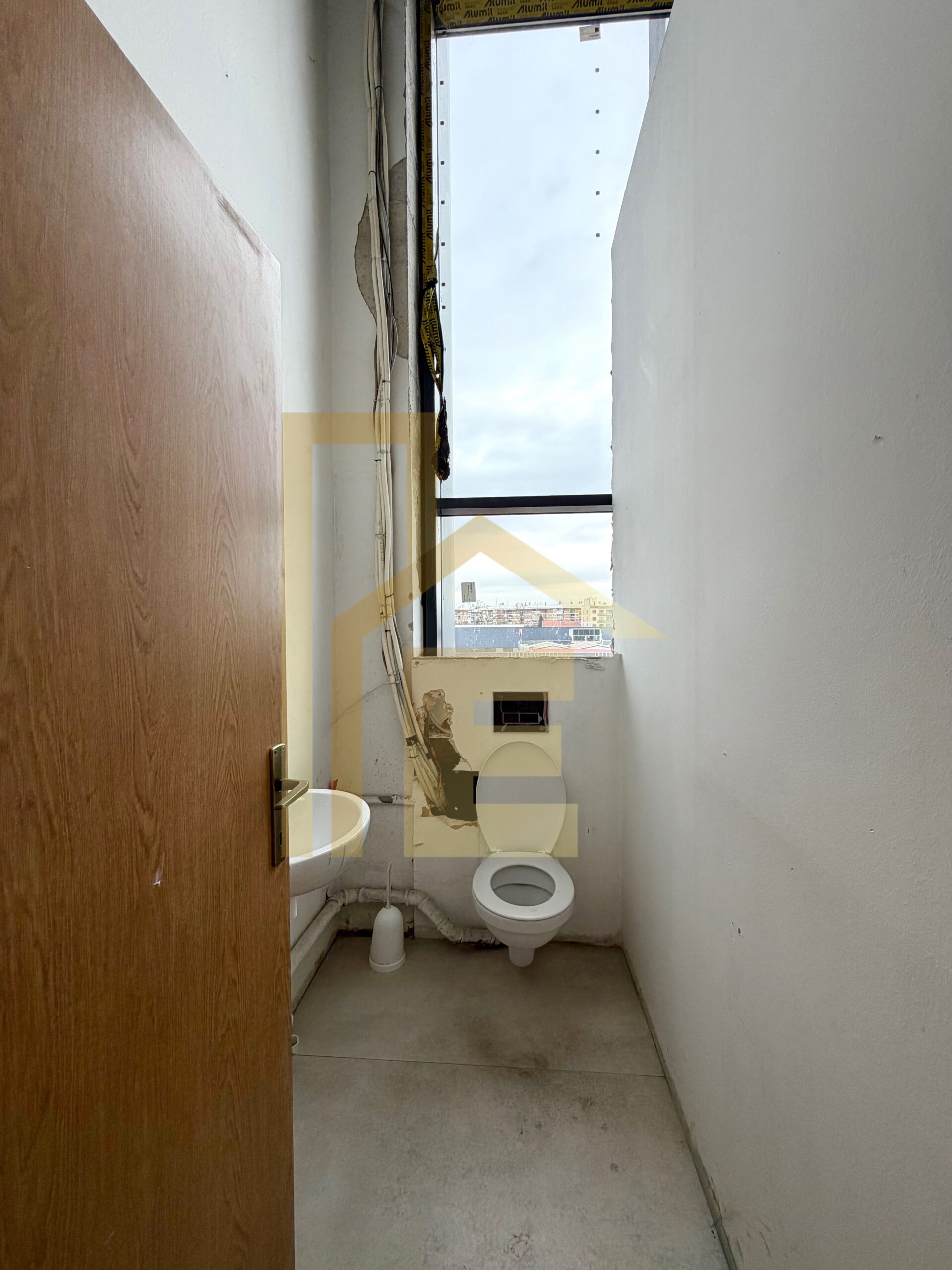 Iznajmljujemo skladišni prostor u Centru grada slika 12