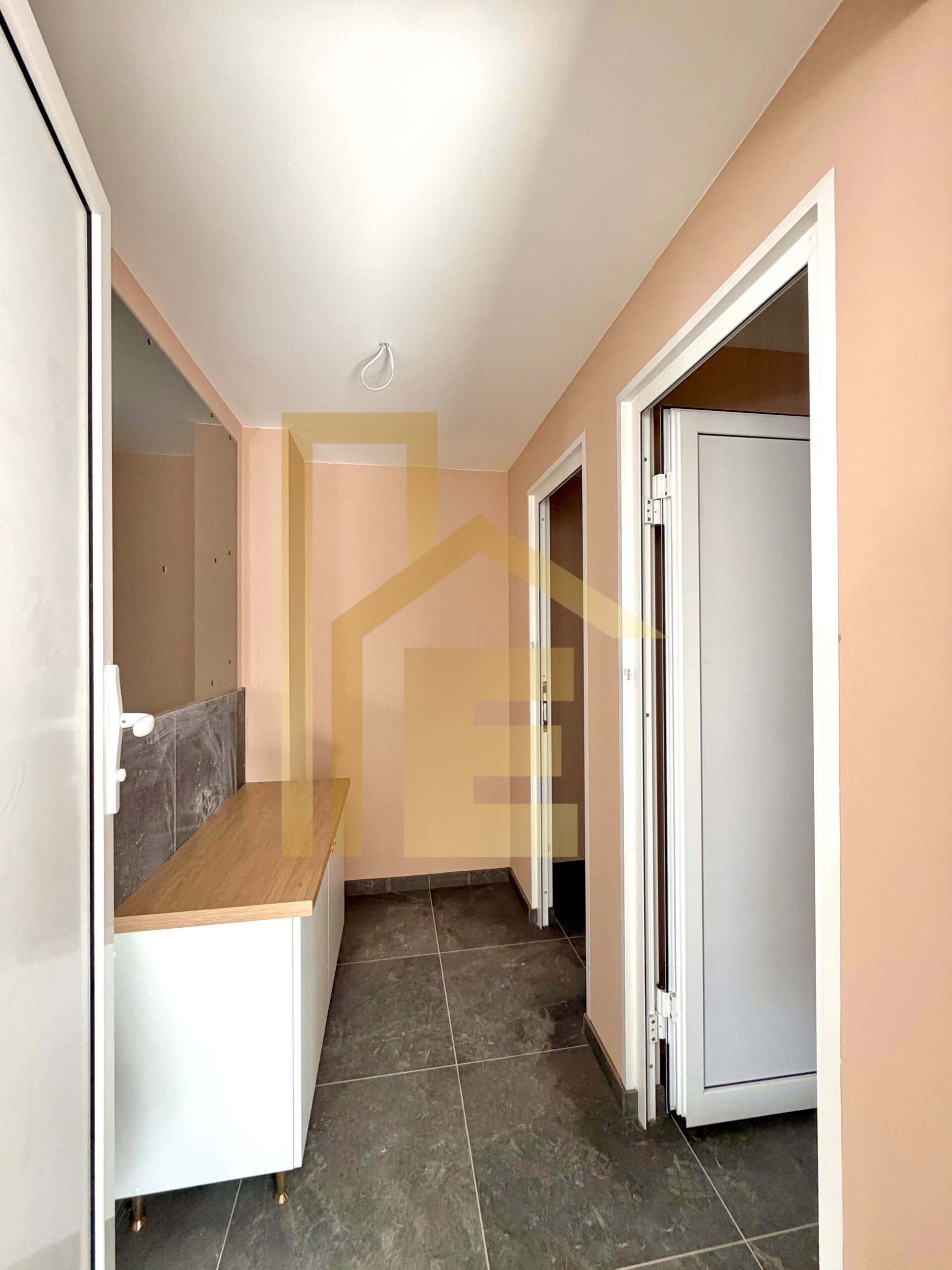 Iznajmljujemo NOV poslovni objekat, naselje Petrićevac slika 6