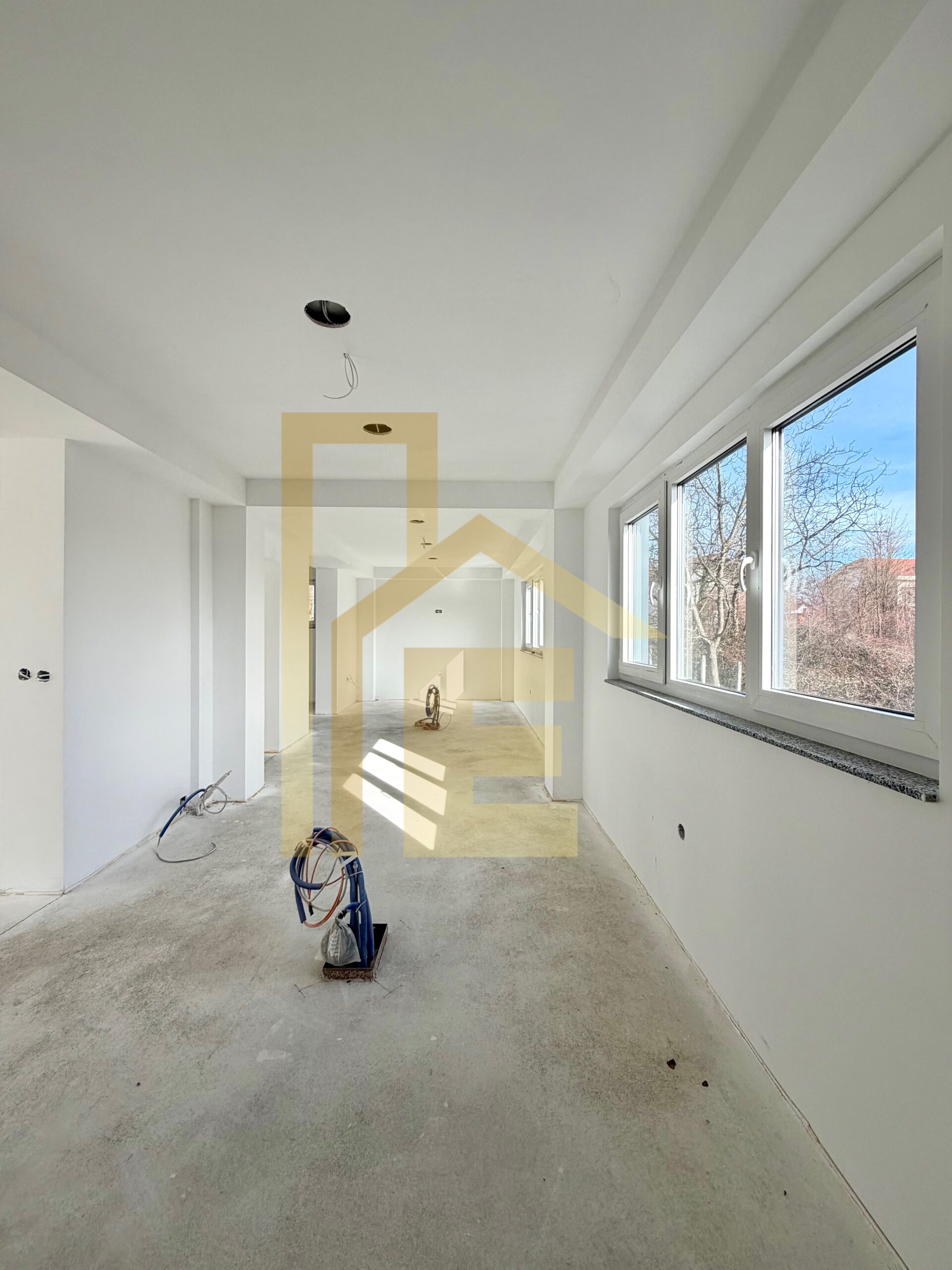 Iznajmljujemo NOV poslovni objekat, naselje Petrićevac slika 14