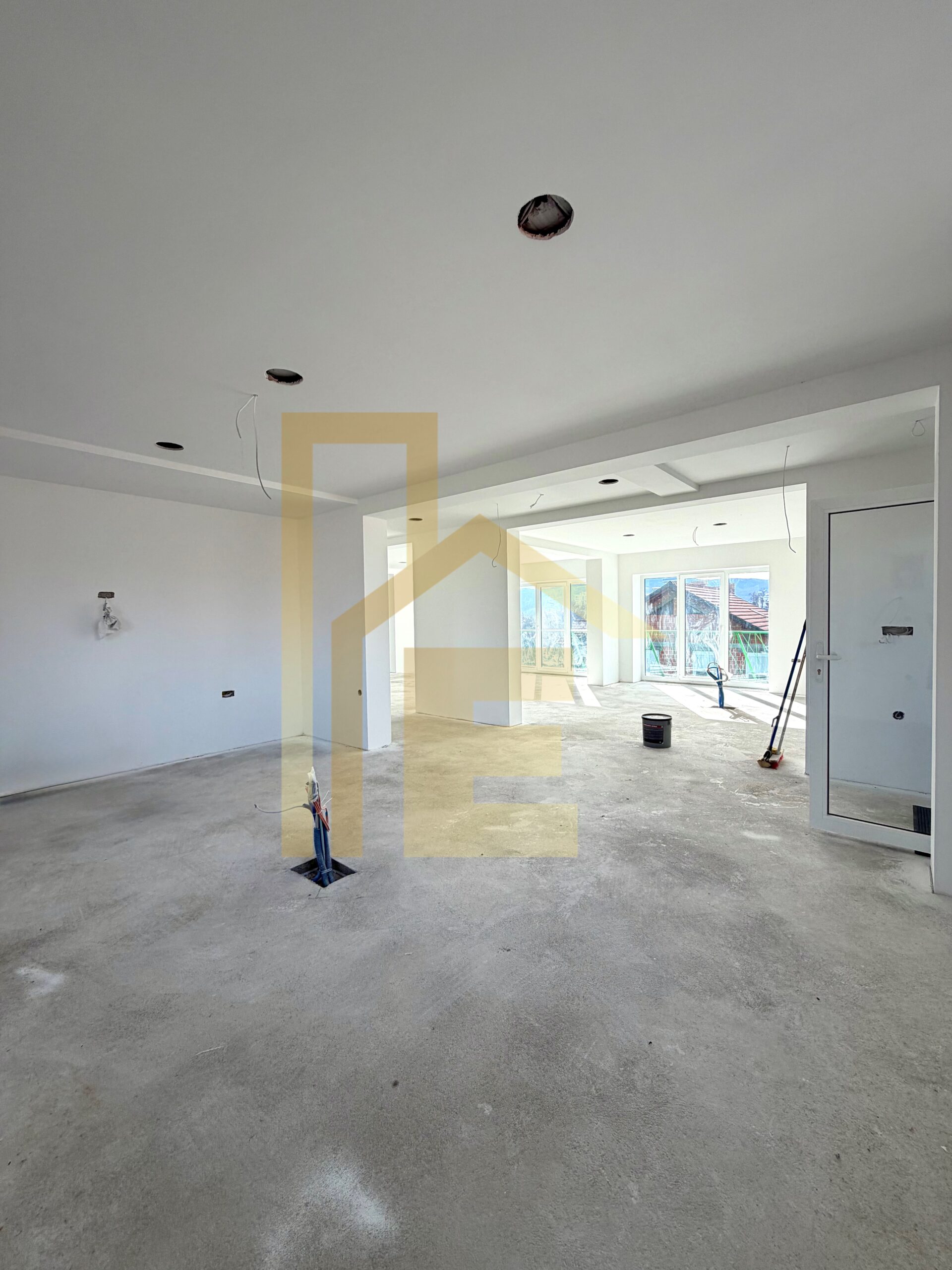 Iznajmljujemo NOV poslovni objekat, naselje Petrićevac slika 19