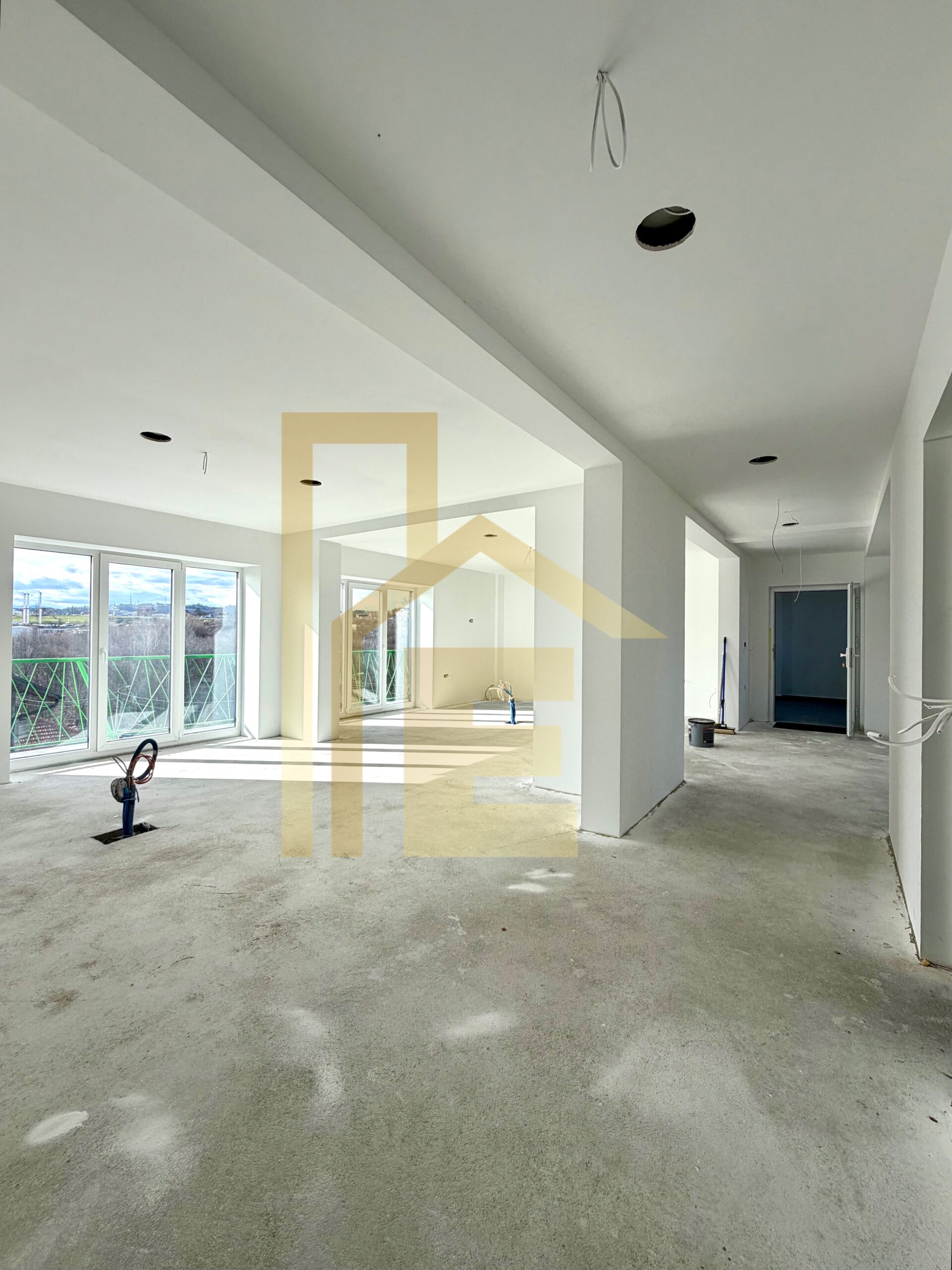 Iznajmljujemo NOV poslovni objekat, naselje Petrićevac slika 18