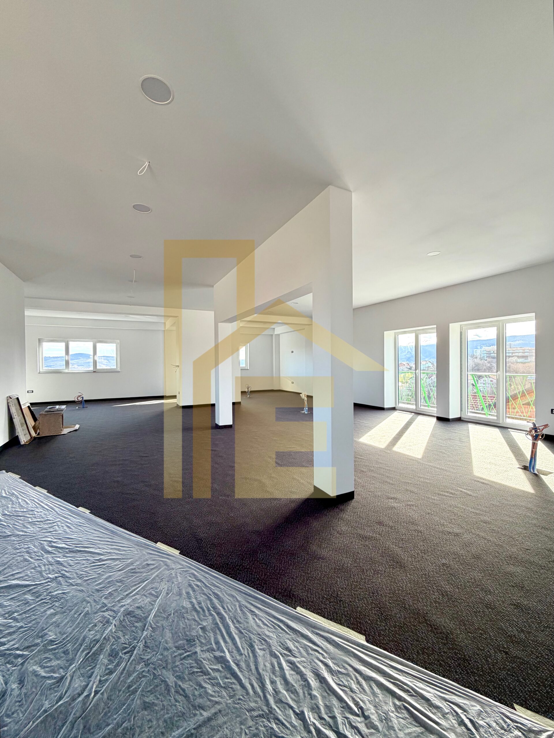 Iznajmljujemo NOV poslovni objekat, naselje Petrićevac slika 22