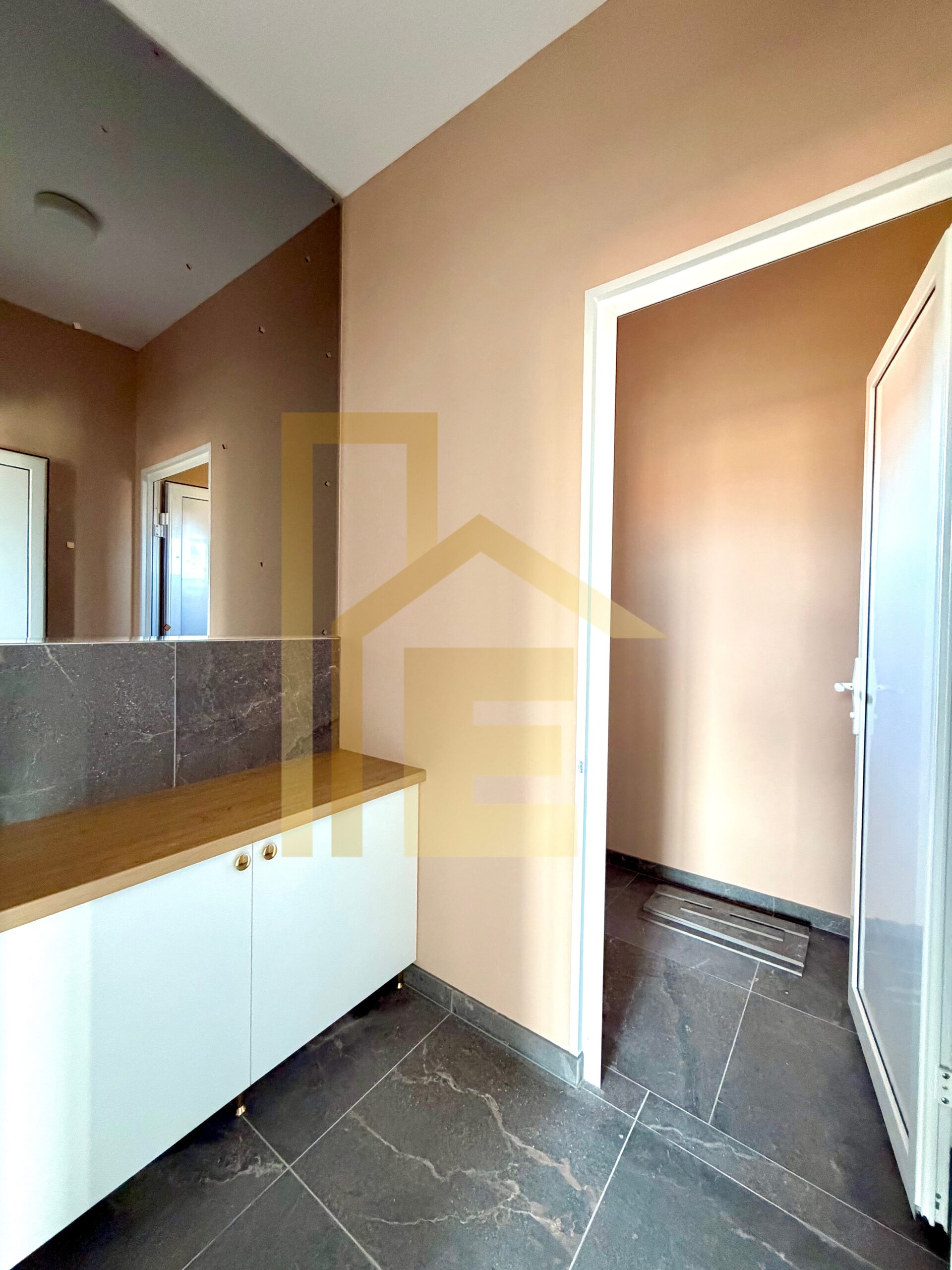 Iznajmljujemo NOV poslovni objekat, naselje Petrićevac slika 21