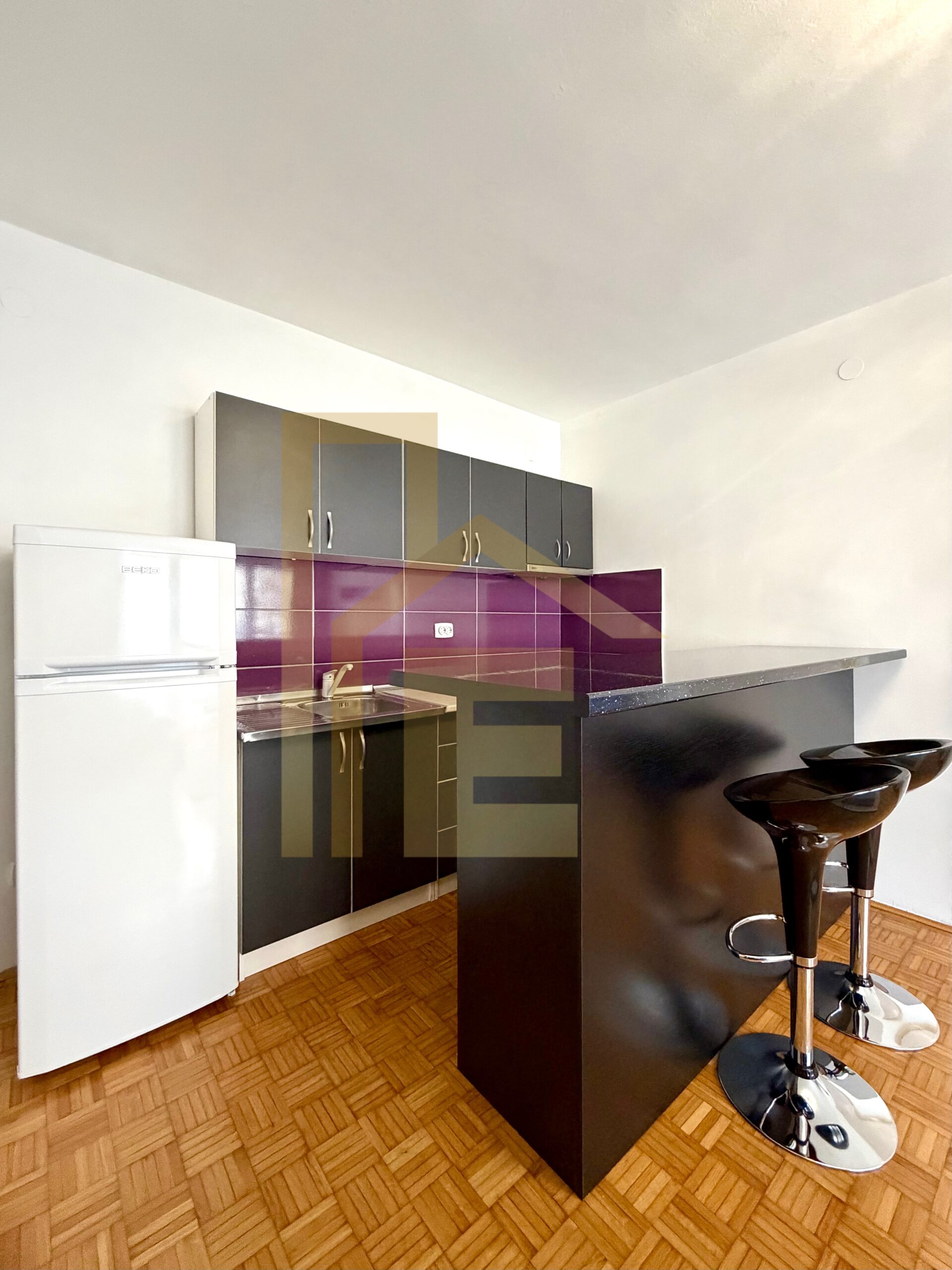 Iznajmljujemo trosoban stan, naselje Obilićevo slika 6