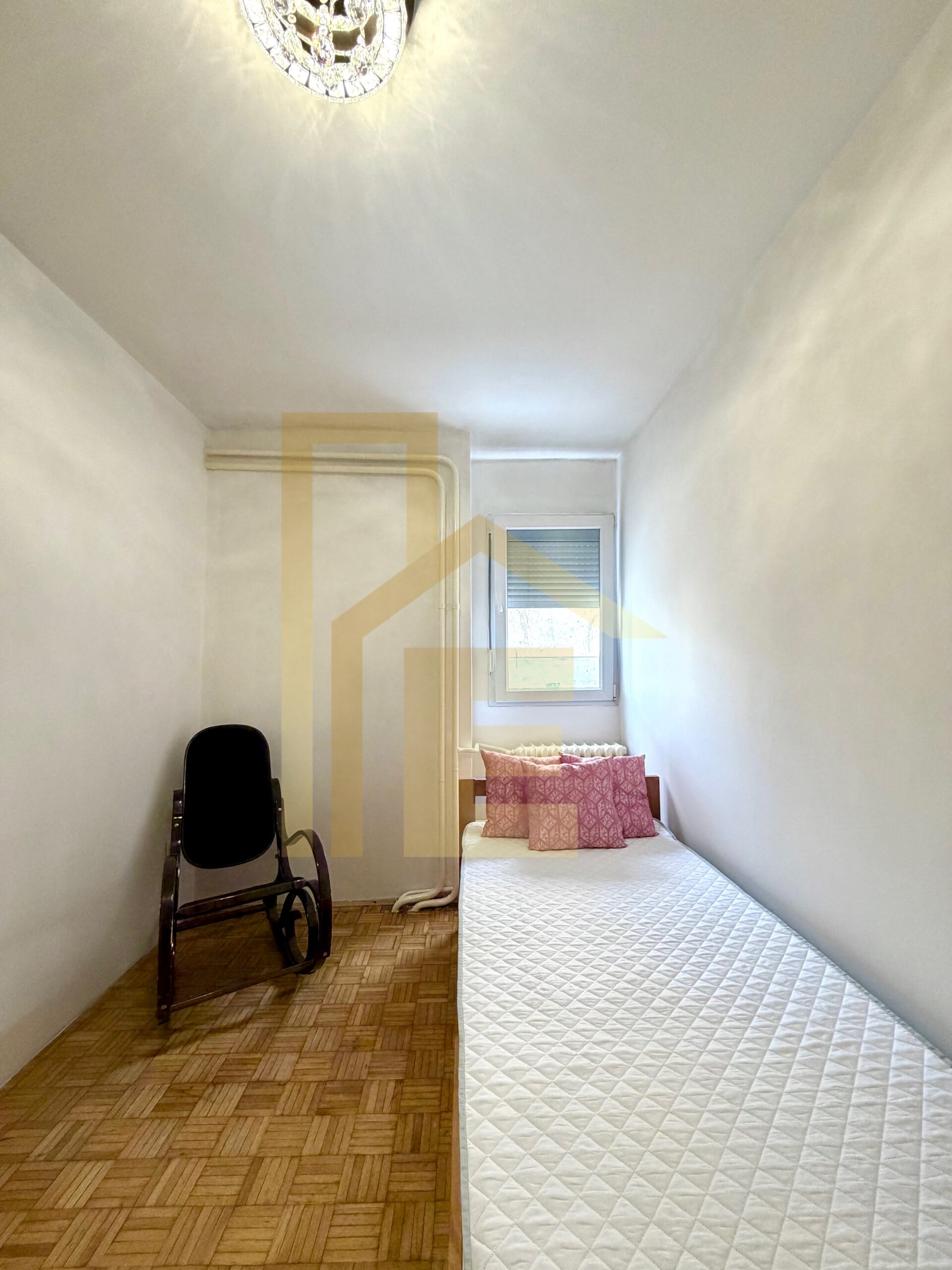 Iznajmljujemo trosoban stan, naselje Obilićevo slika 16