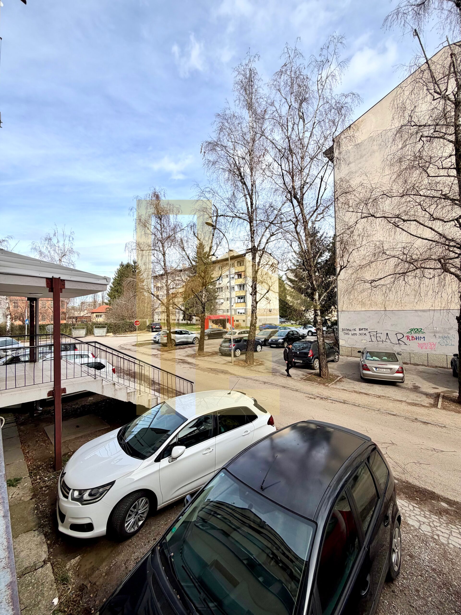 Iznajmljujemo trosoban stan, naselje Obilićevo slika 24