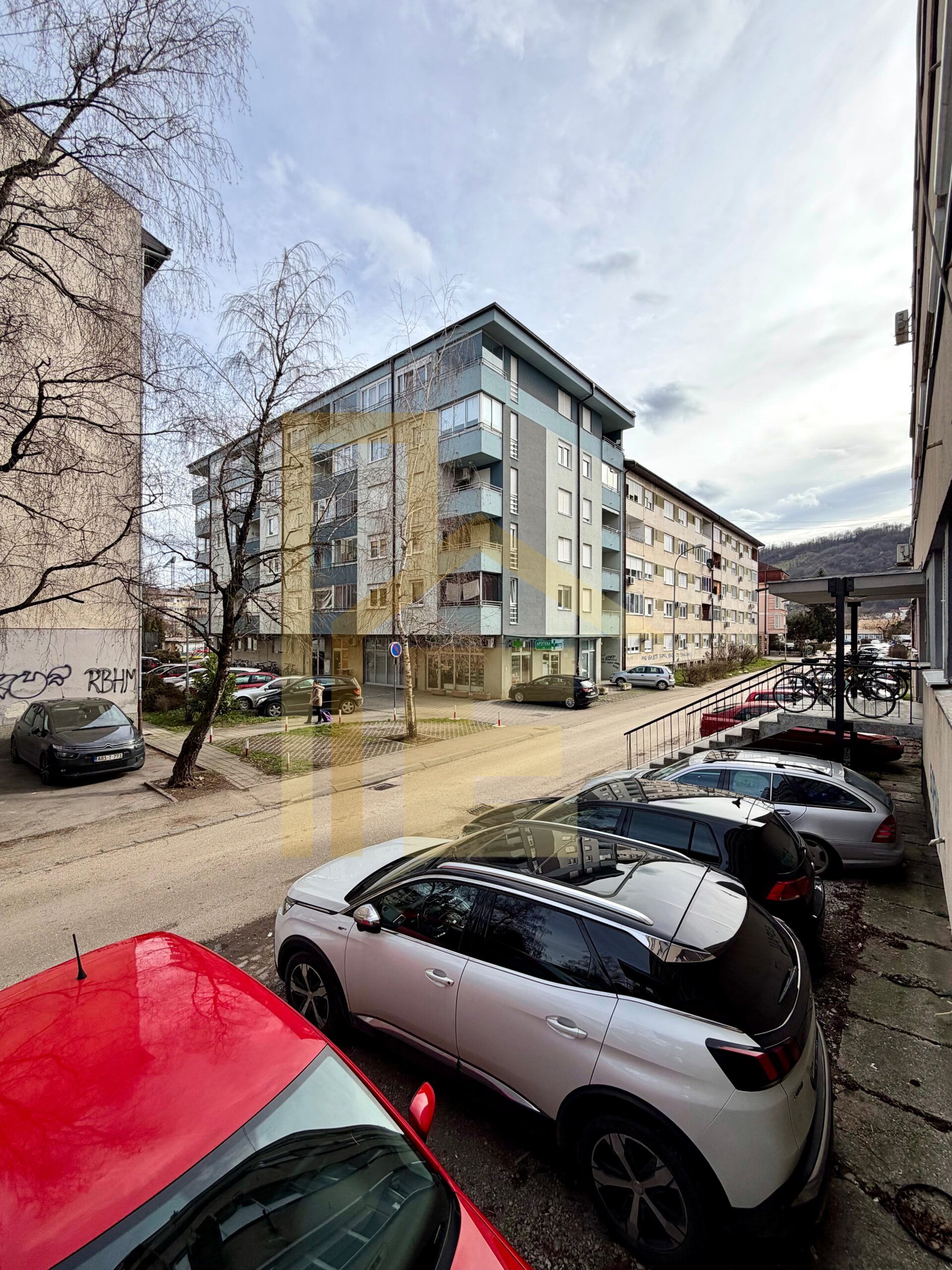 Iznajmljujemo trosoban stan, naselje Obilićevo slika 25