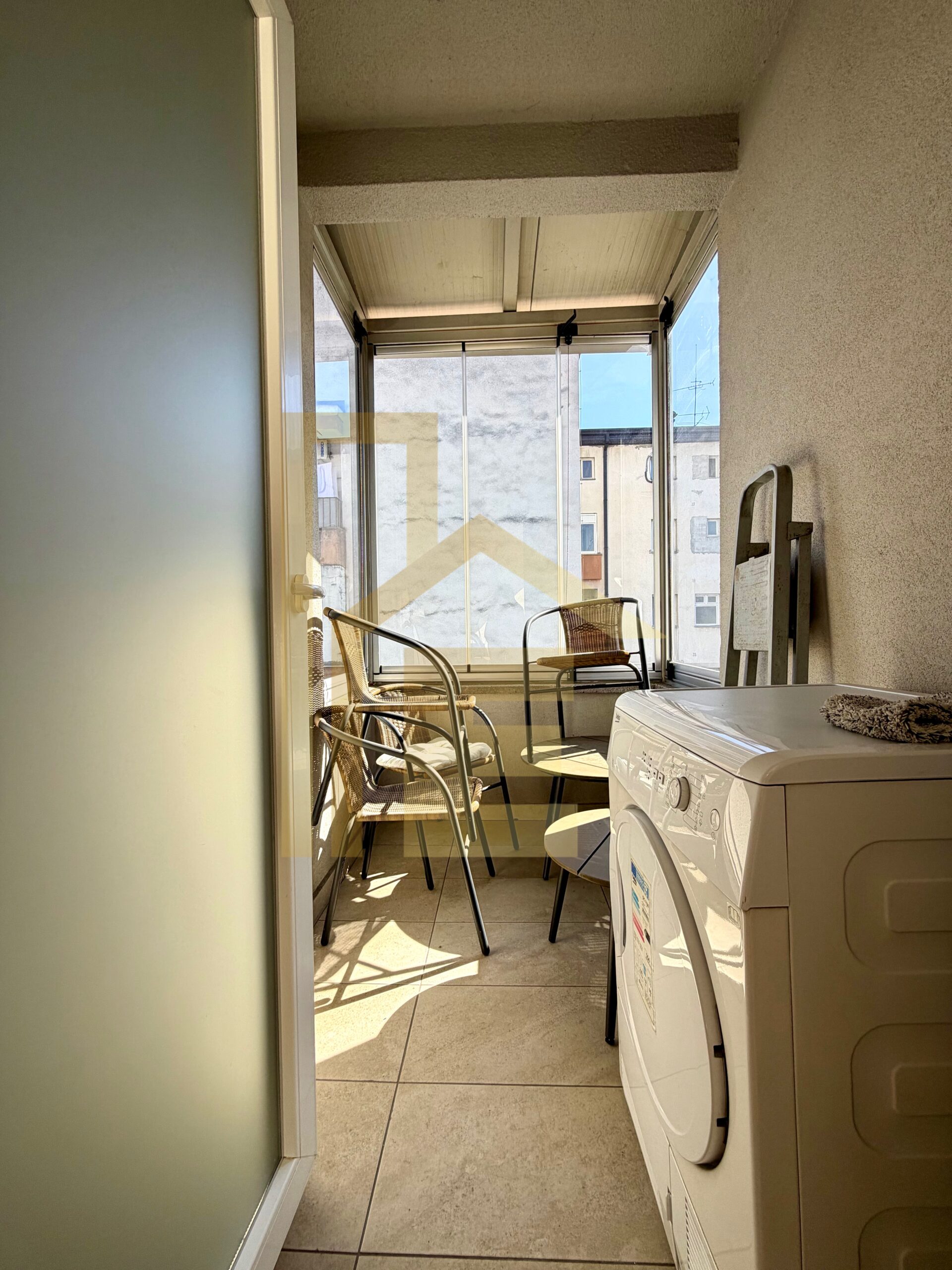 Iznajmljujemo prostran dvosoban stan u Centru grada slika 5