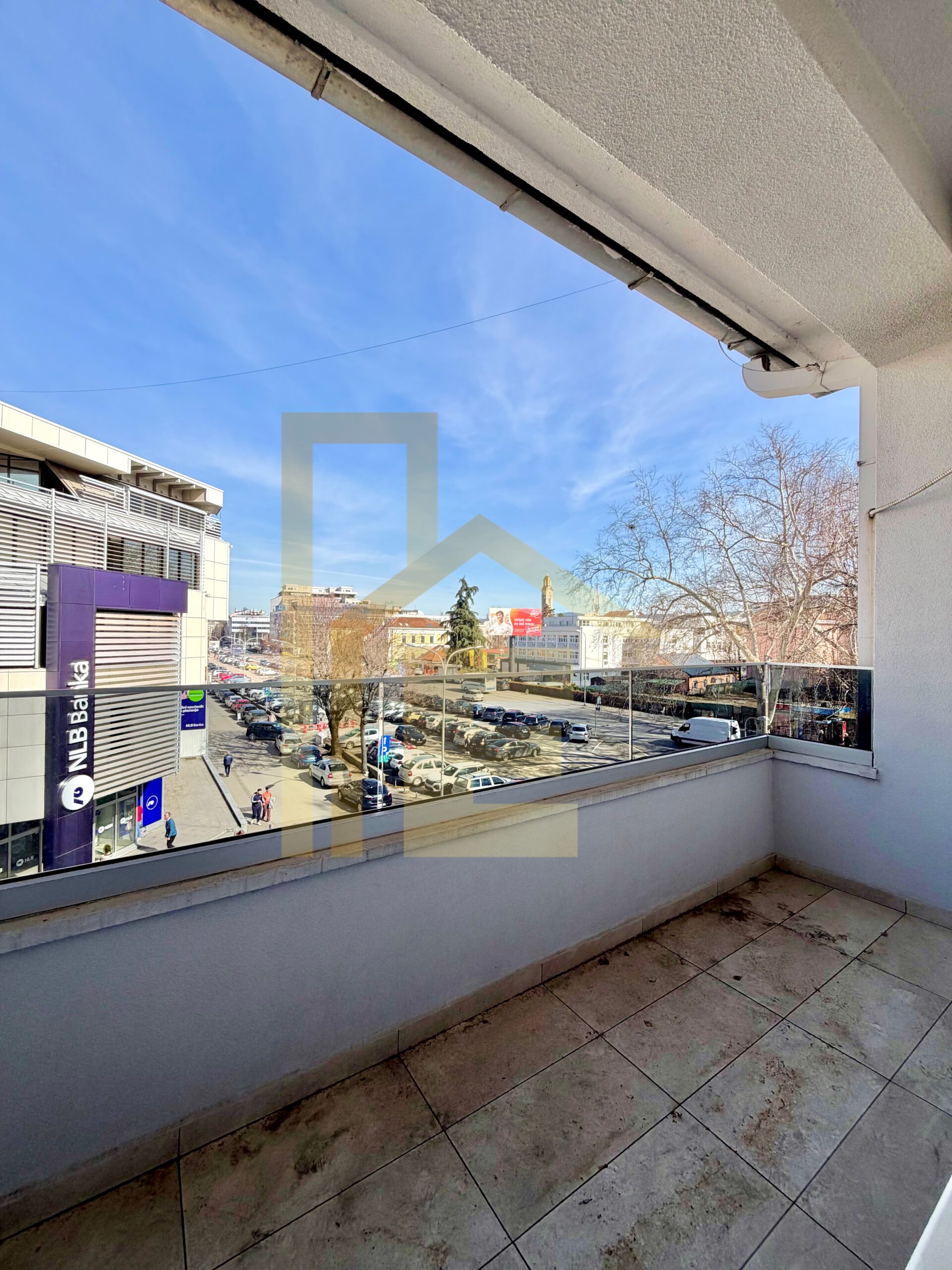 Iznajmljujemo prostran dvosoban stan u Centru grada slika 11