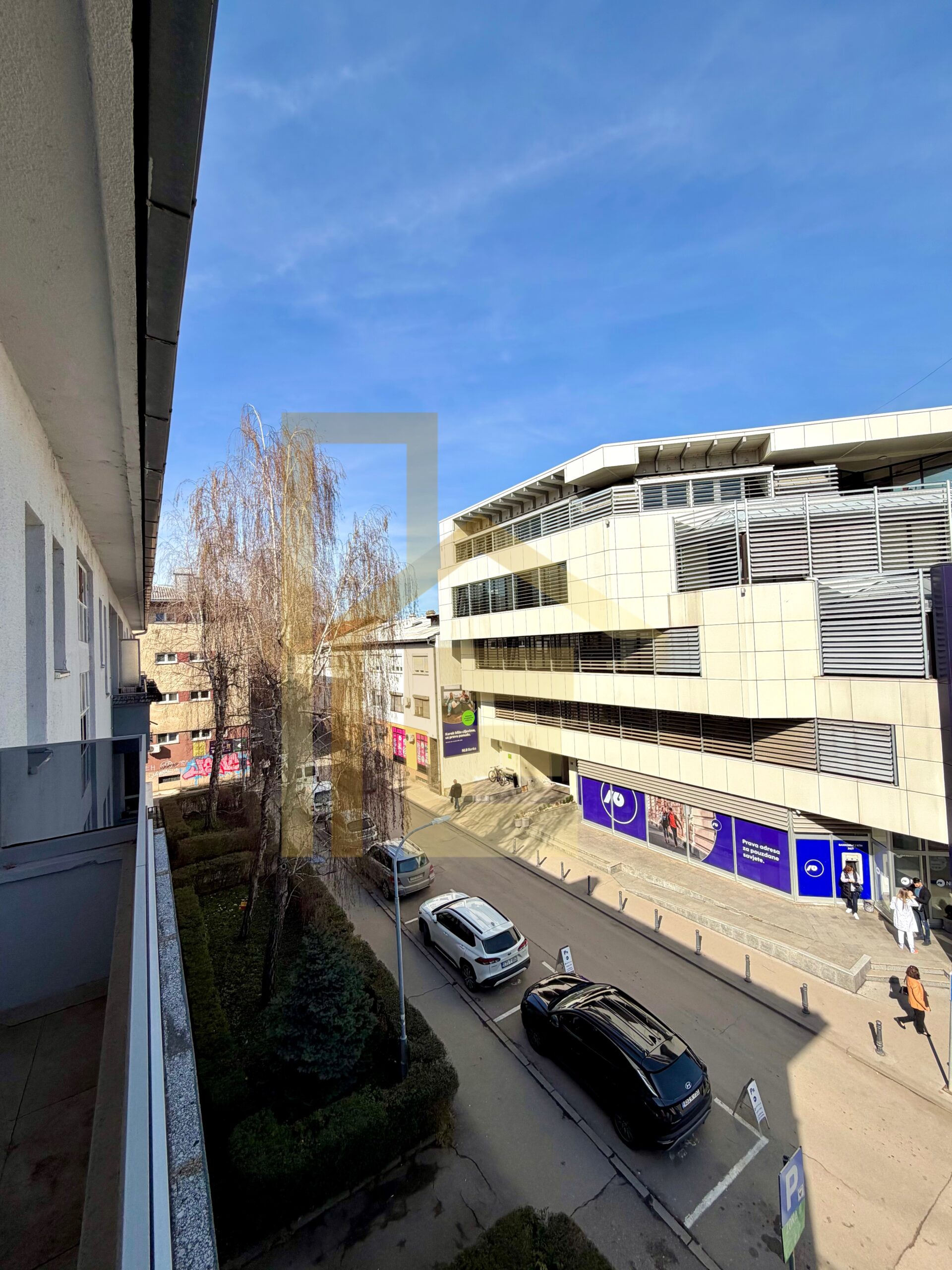 Iznajmljujemo prostran dvosoban stan u Centru grada slika 14