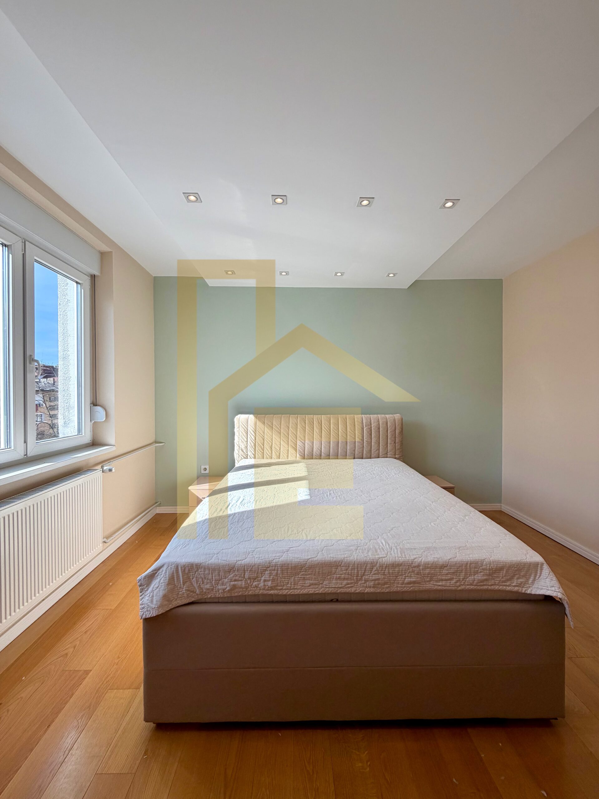 Iznajmljujemo prostran dvosoban stan u Centru grada slika 22