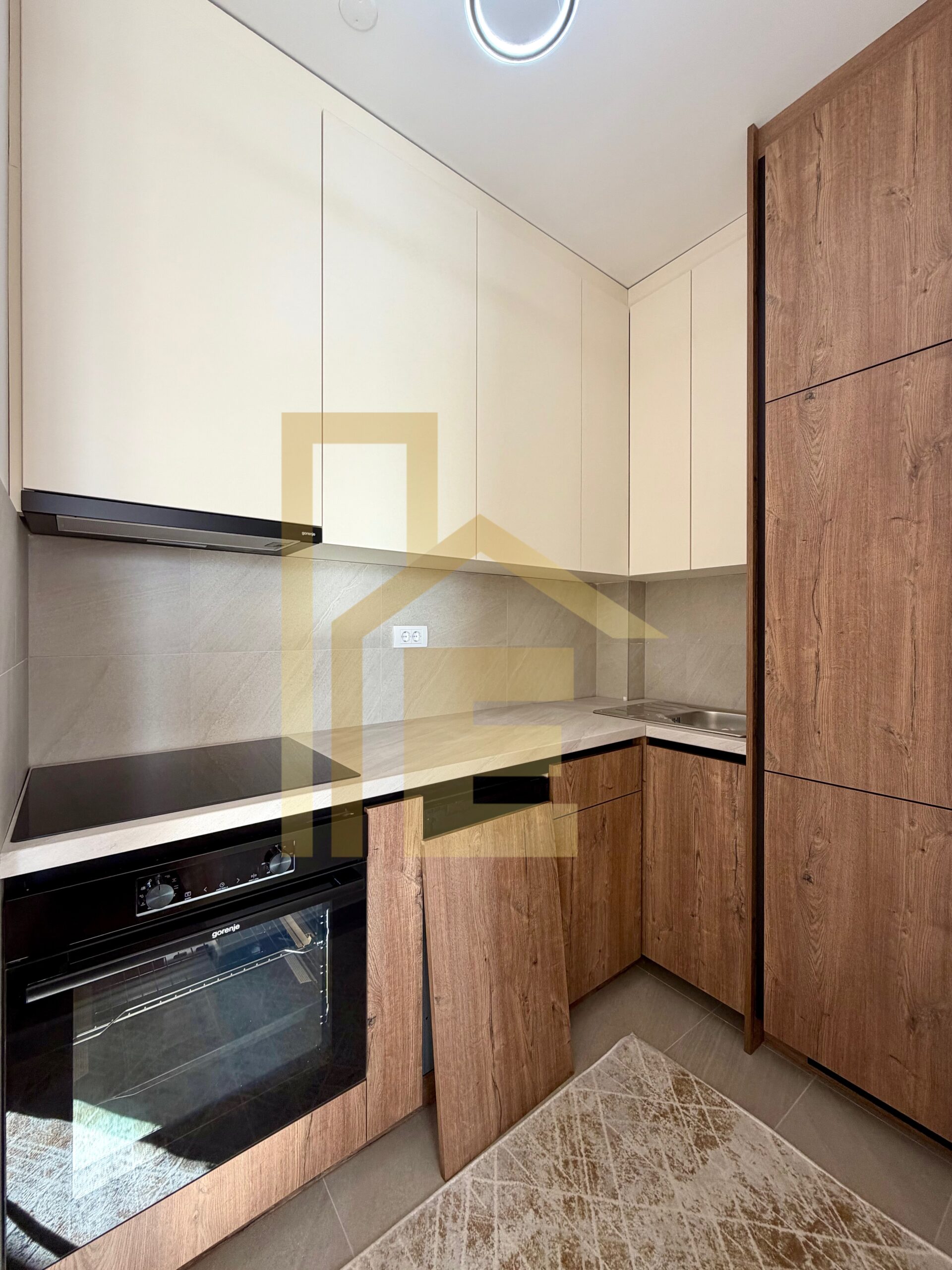 Iznajmljujemo NOV dvosoban stan u Centru grada slika 10