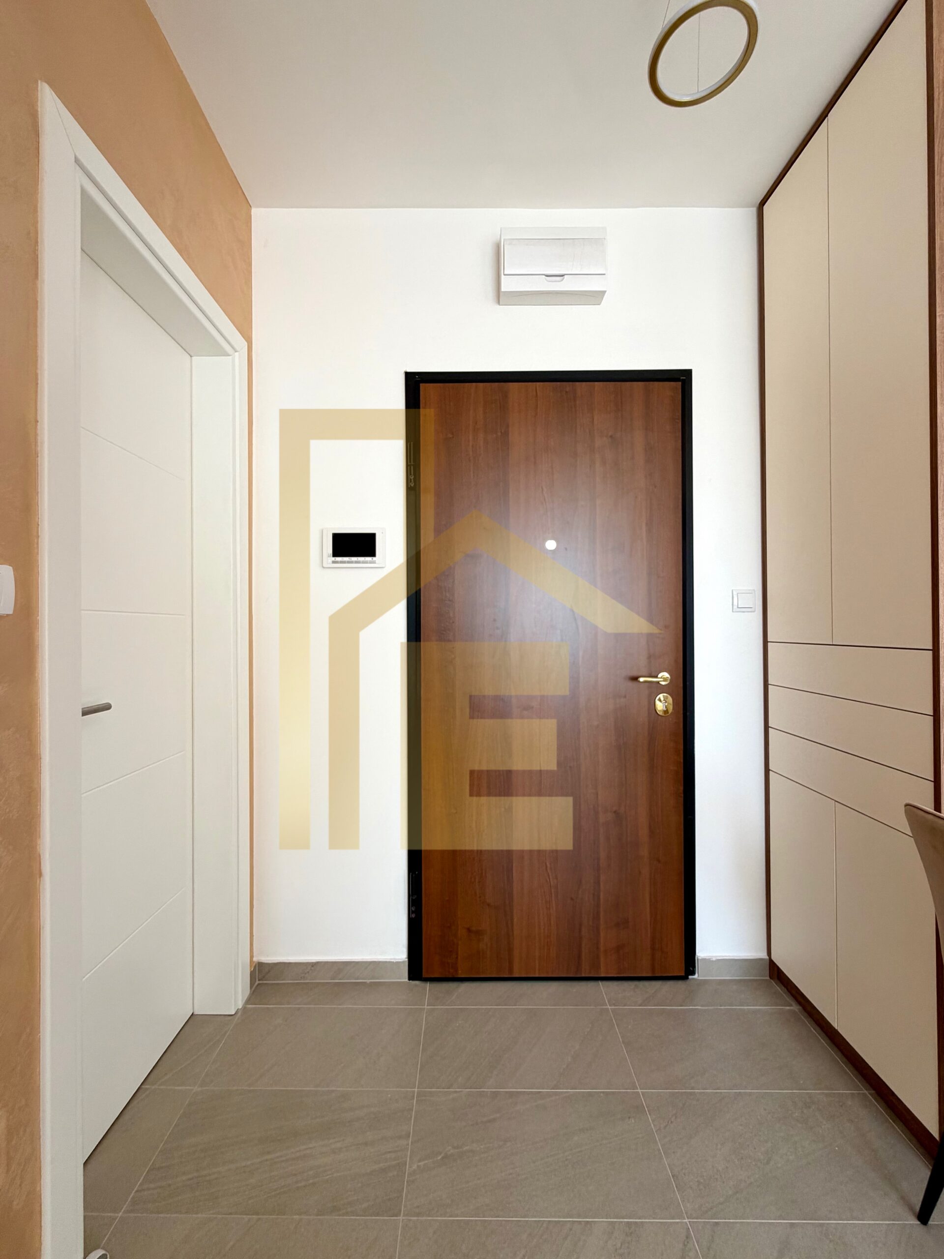 Iznajmljujemo NOV dvosoban stan u Centru grada slika 8