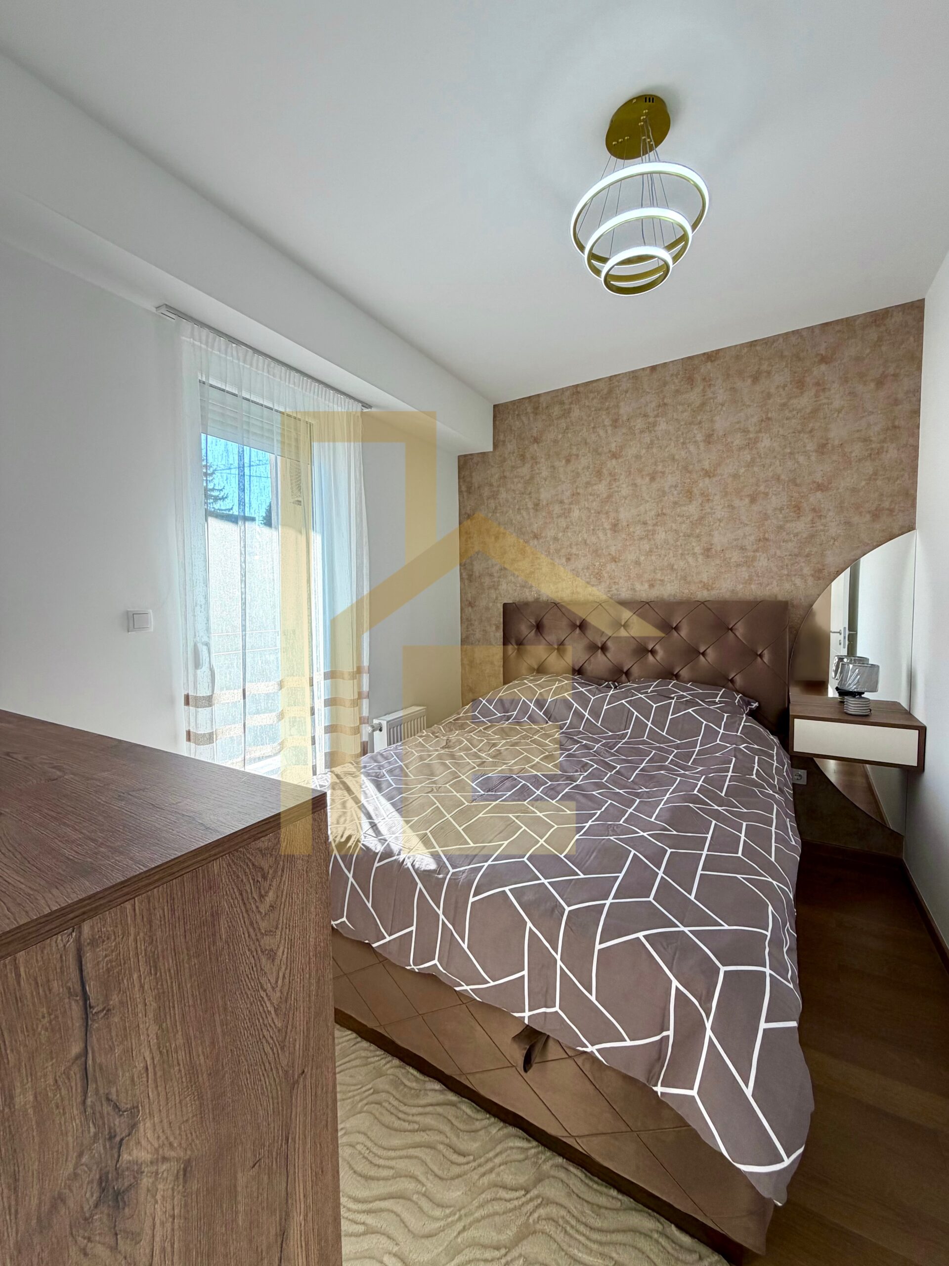 Iznajmljujemo NOV dvosoban stan u Centru grada slika 13