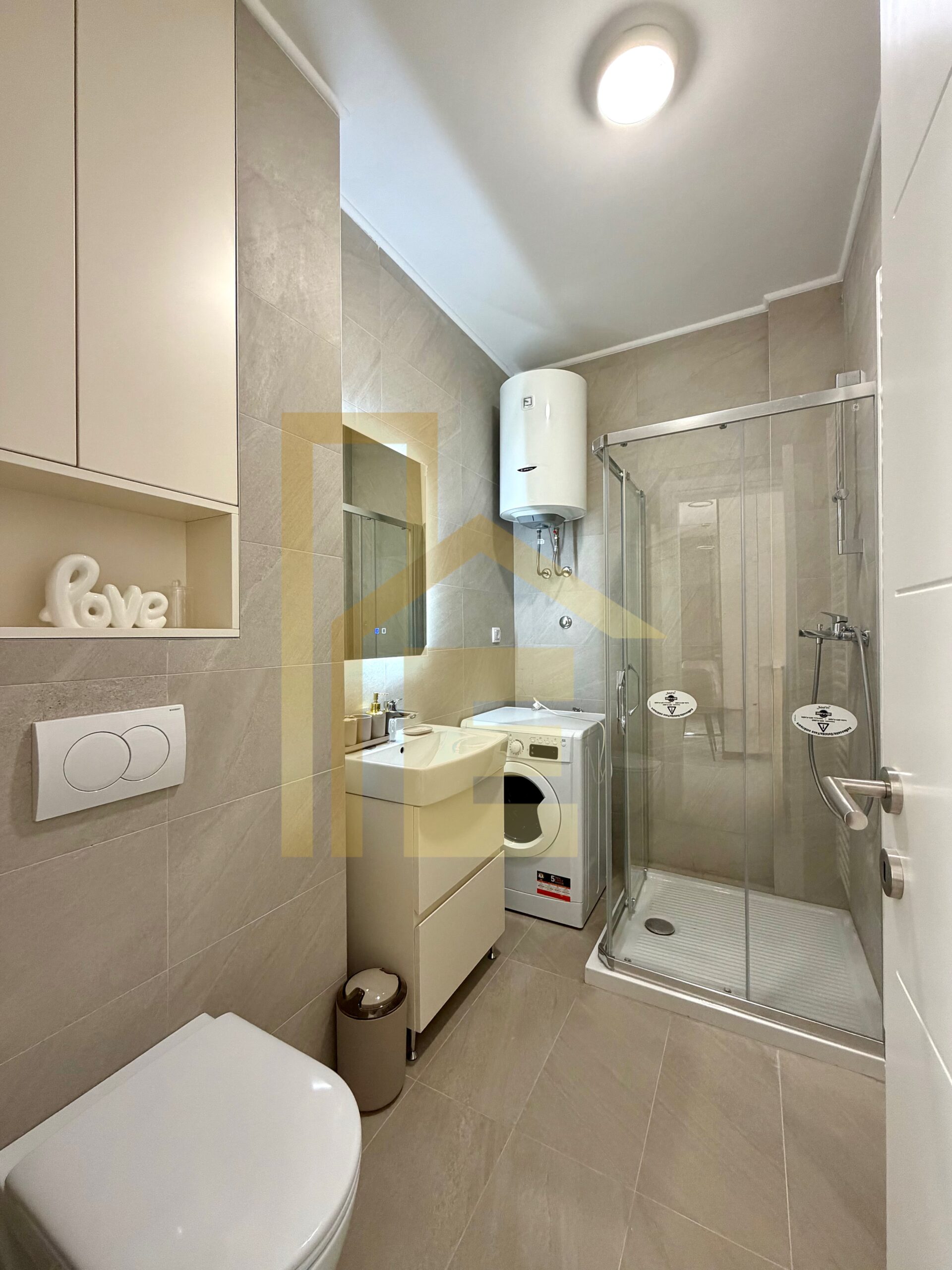 Iznajmljujemo NOV dvosoban stan u Centru grada slika 15