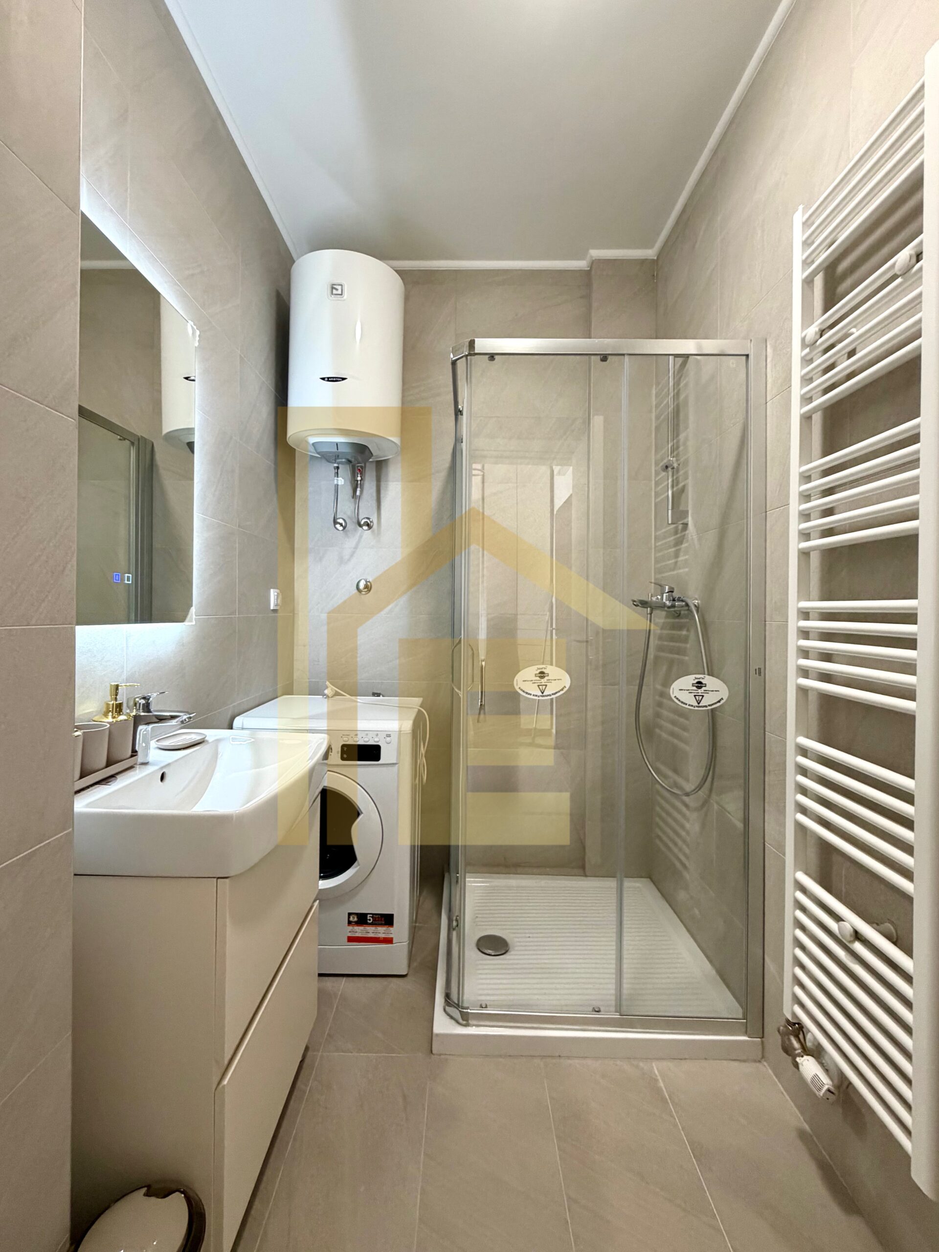 Iznajmljujemo NOV dvosoban stan u Centru grada slika 18