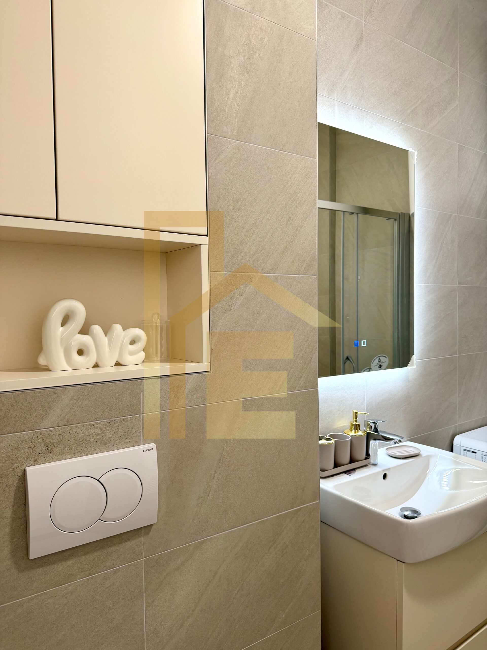 Iznajmljujemo NOV dvosoban stan u Centru grada slika 17