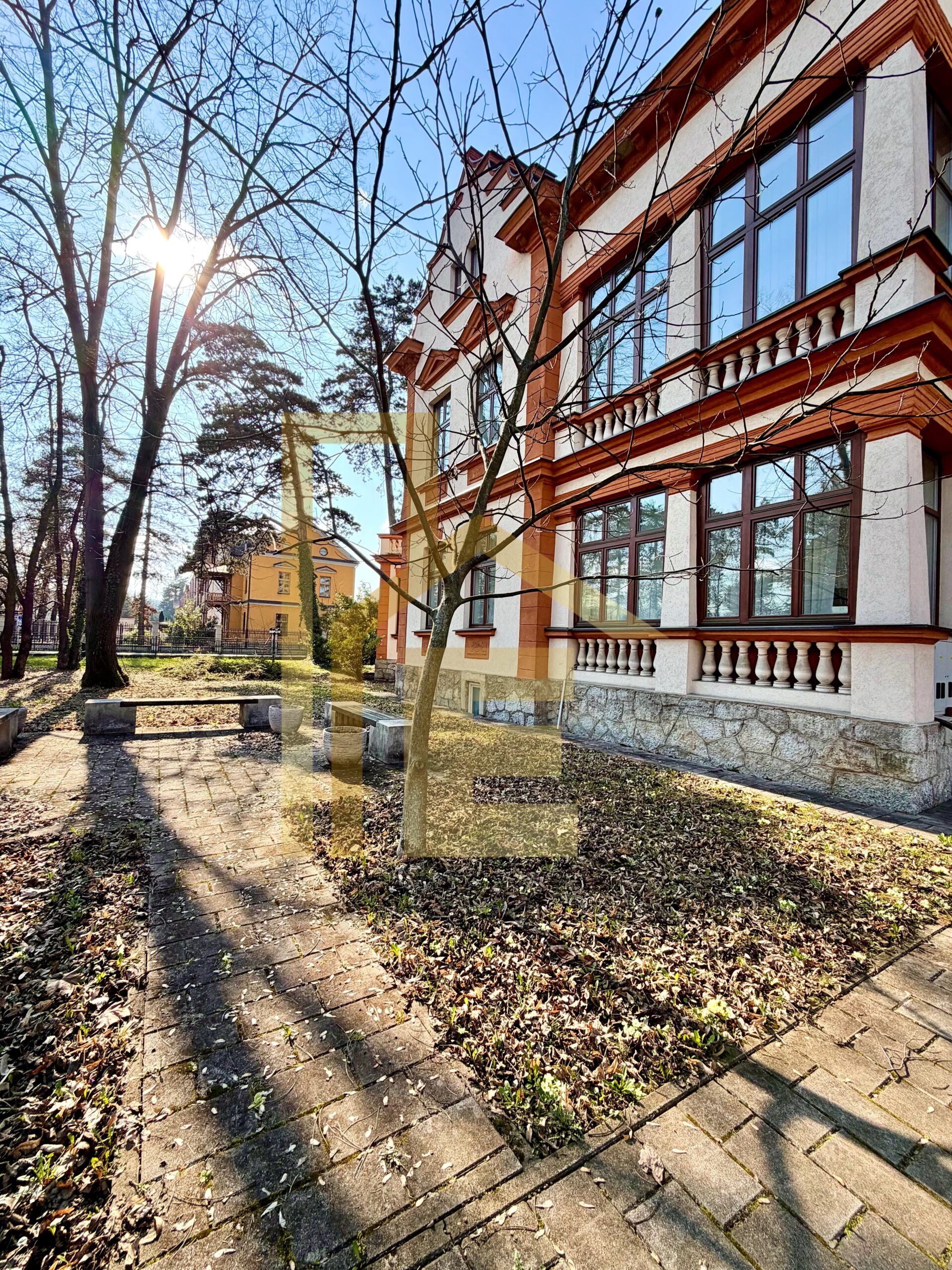 Iznajmljujemo poslovni prostor u reprezentativnom objektu slika 5