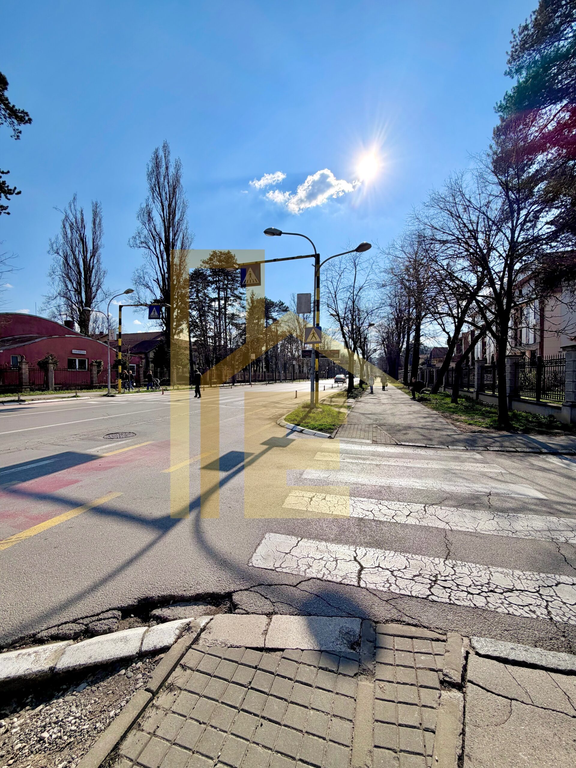 Iznajmljujemo poslovni prostor u reprezentativnom objektu slika 7