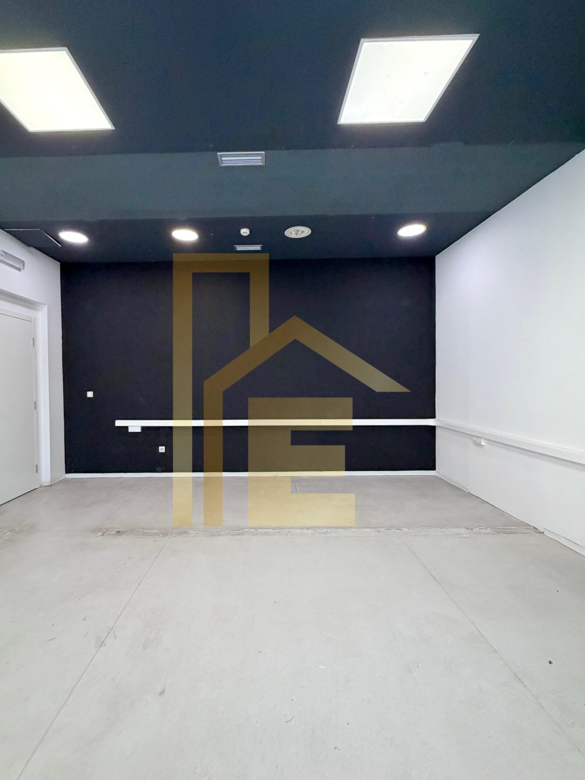 Iznajmljujemo poslovni prostor u reprezentativnom objektu slika 13