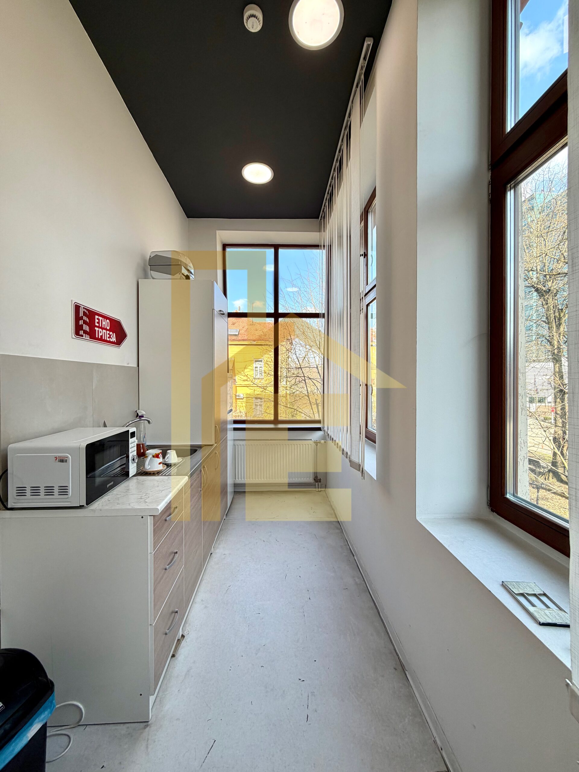 Iznajmljujemo poslovni prostor u reprezentativnom objektu slika 15