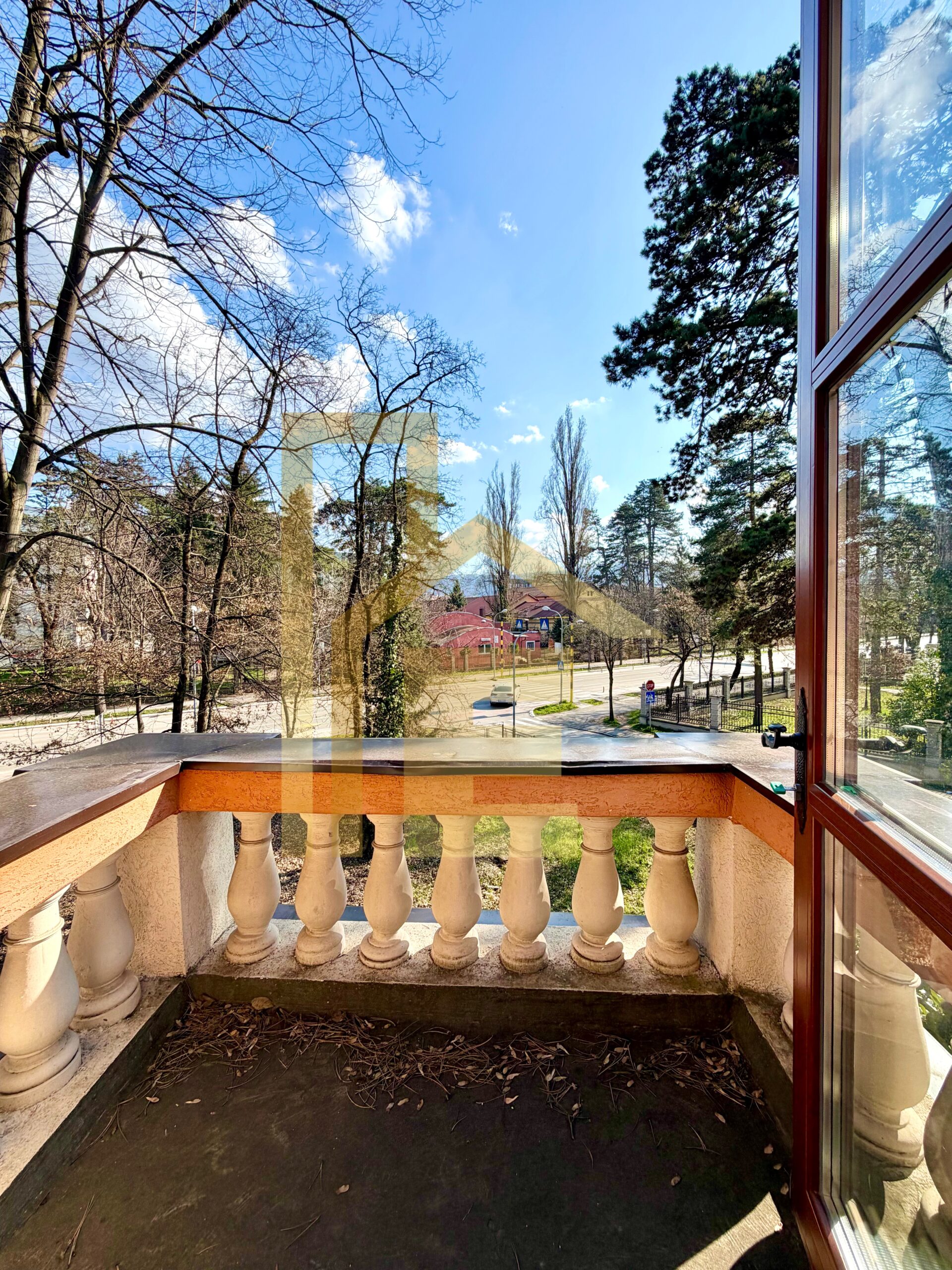 Iznajmljujemo poslovni prostor u reprezentativnom objektu slika 20