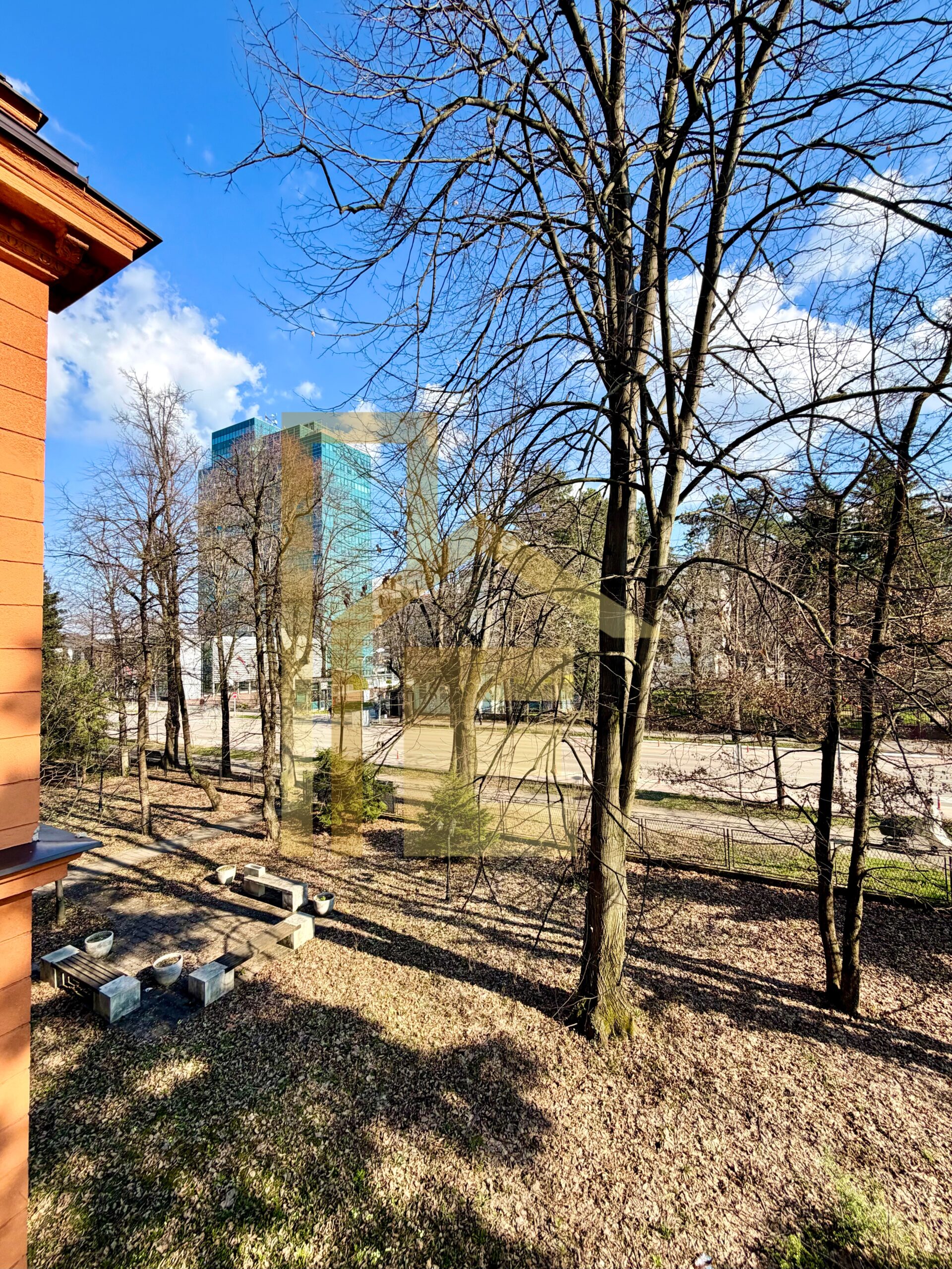 Iznajmljujemo poslovni prostor u reprezentativnom objektu slika 23