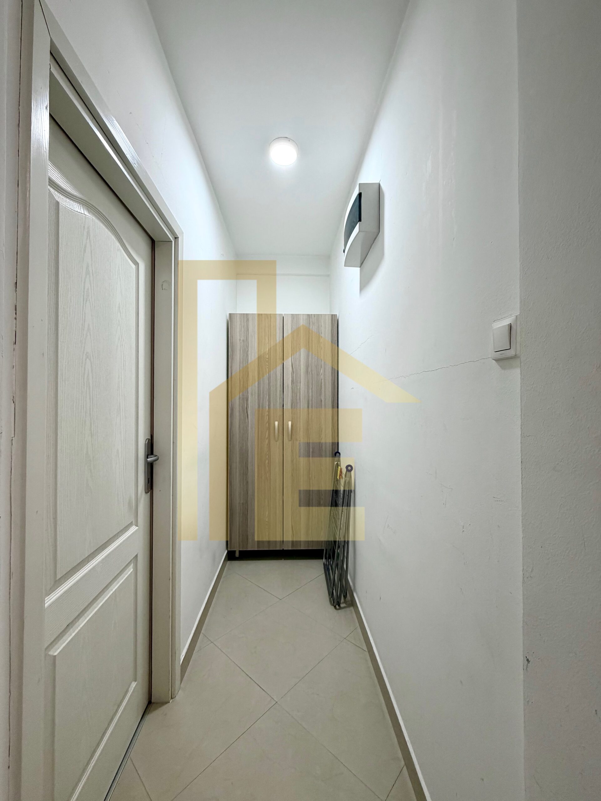 Trosoban stan sa parking mjestom, naselje Centar slika 15