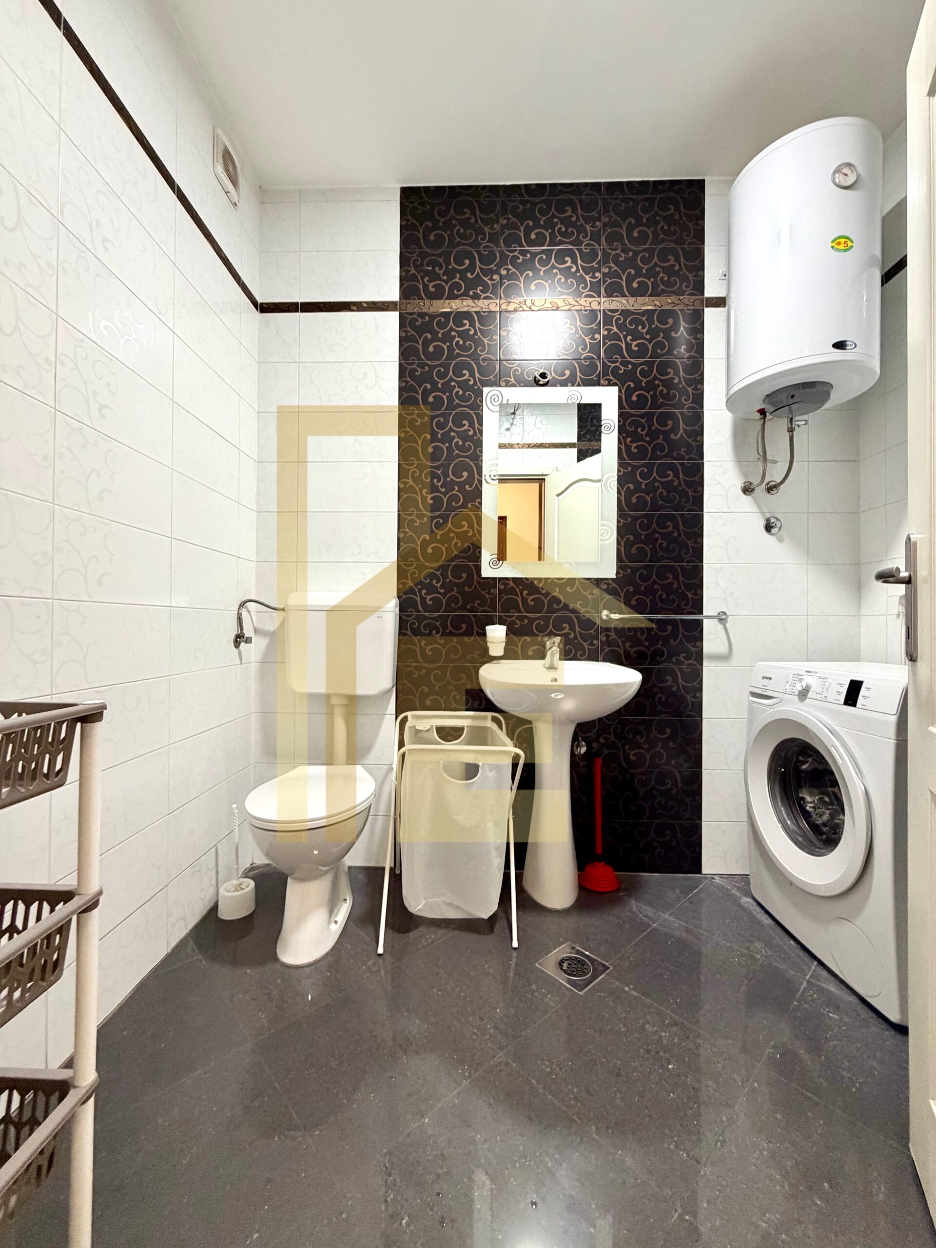 Trosoban stan sa parking mjestom, naselje Centar slika 20