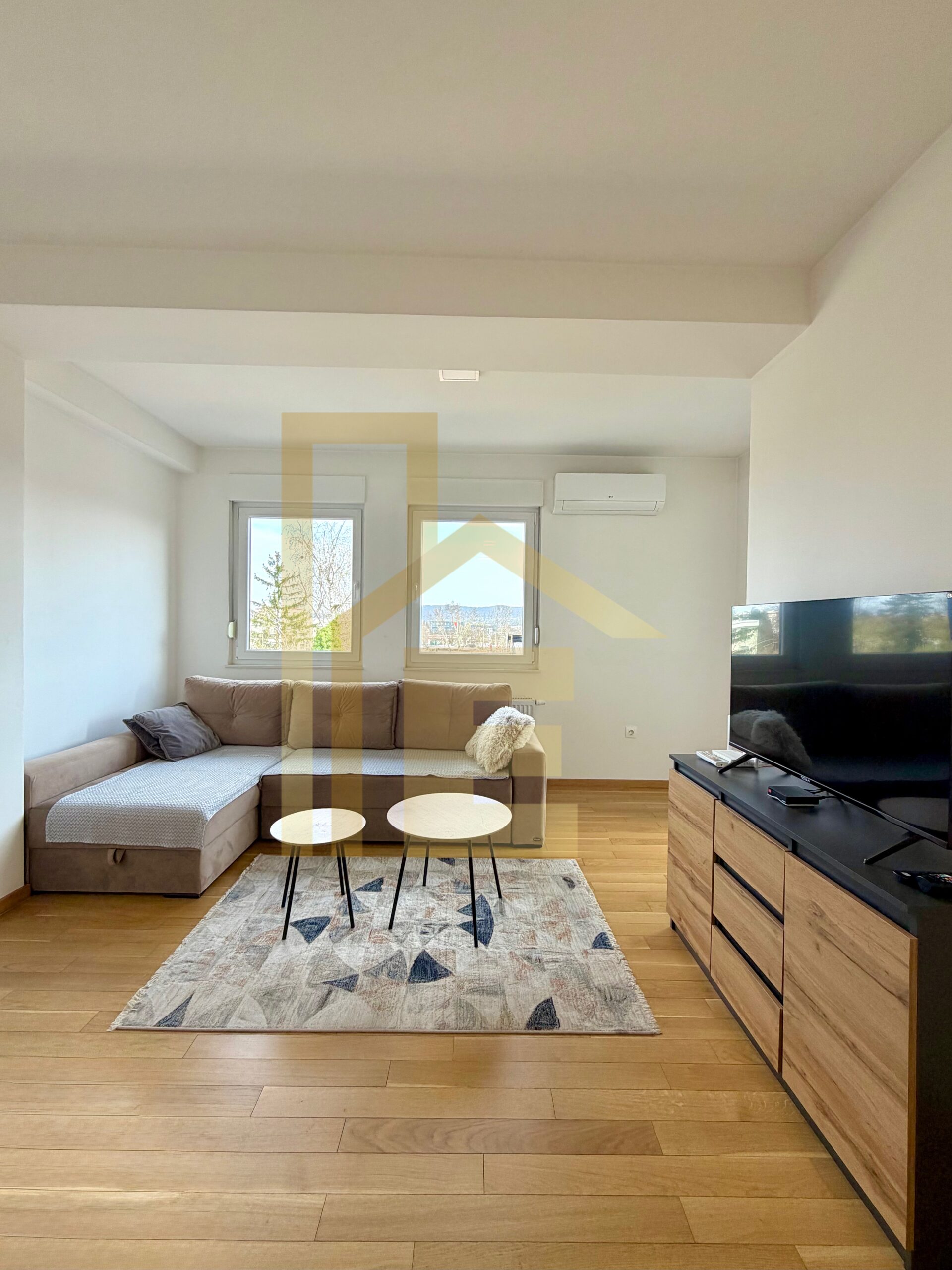 Dvosoban stan sa parking mjestom, naselje Rosulje slika 2