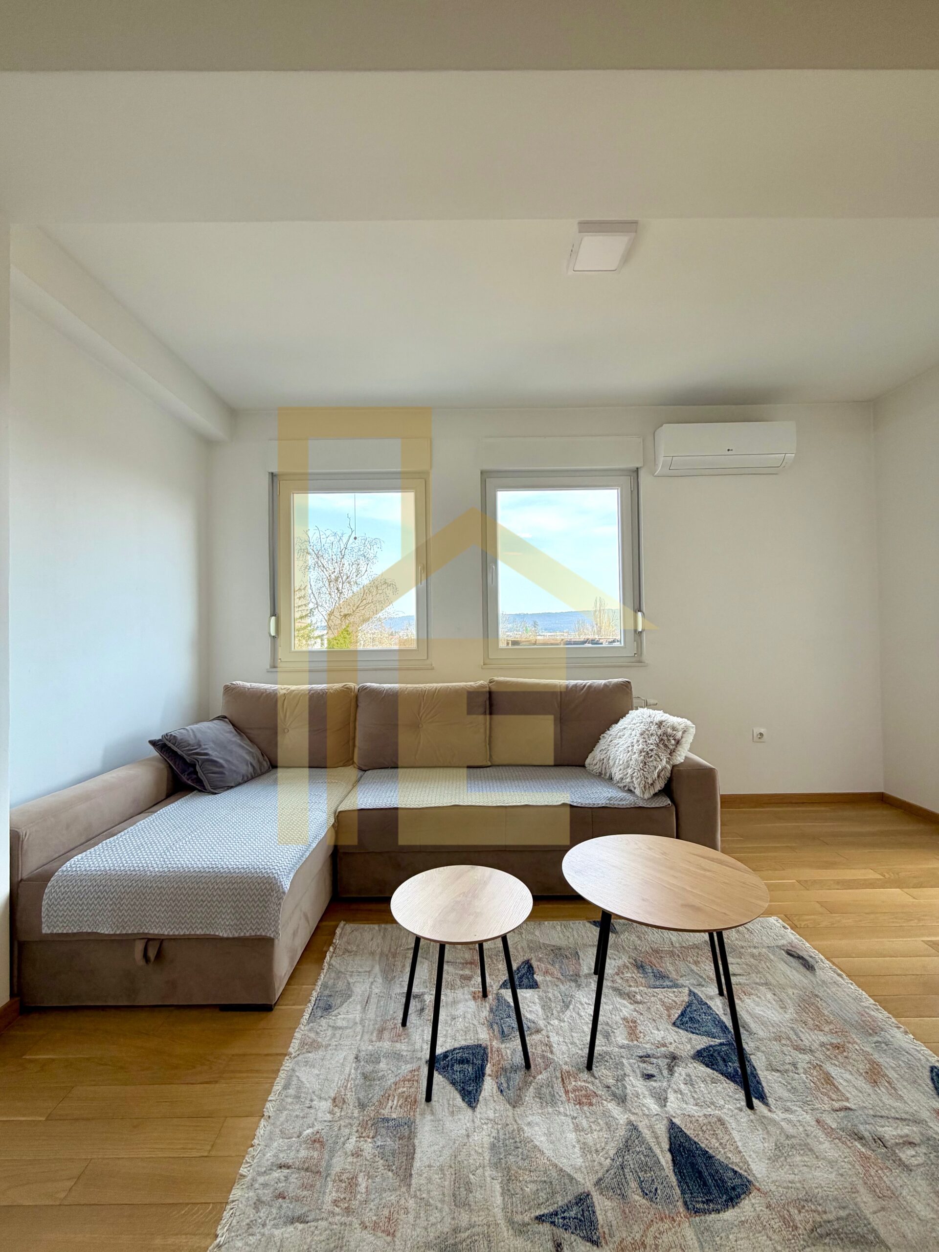 Dvosoban stan sa parking mjestom, naselje Rosulje slika 5