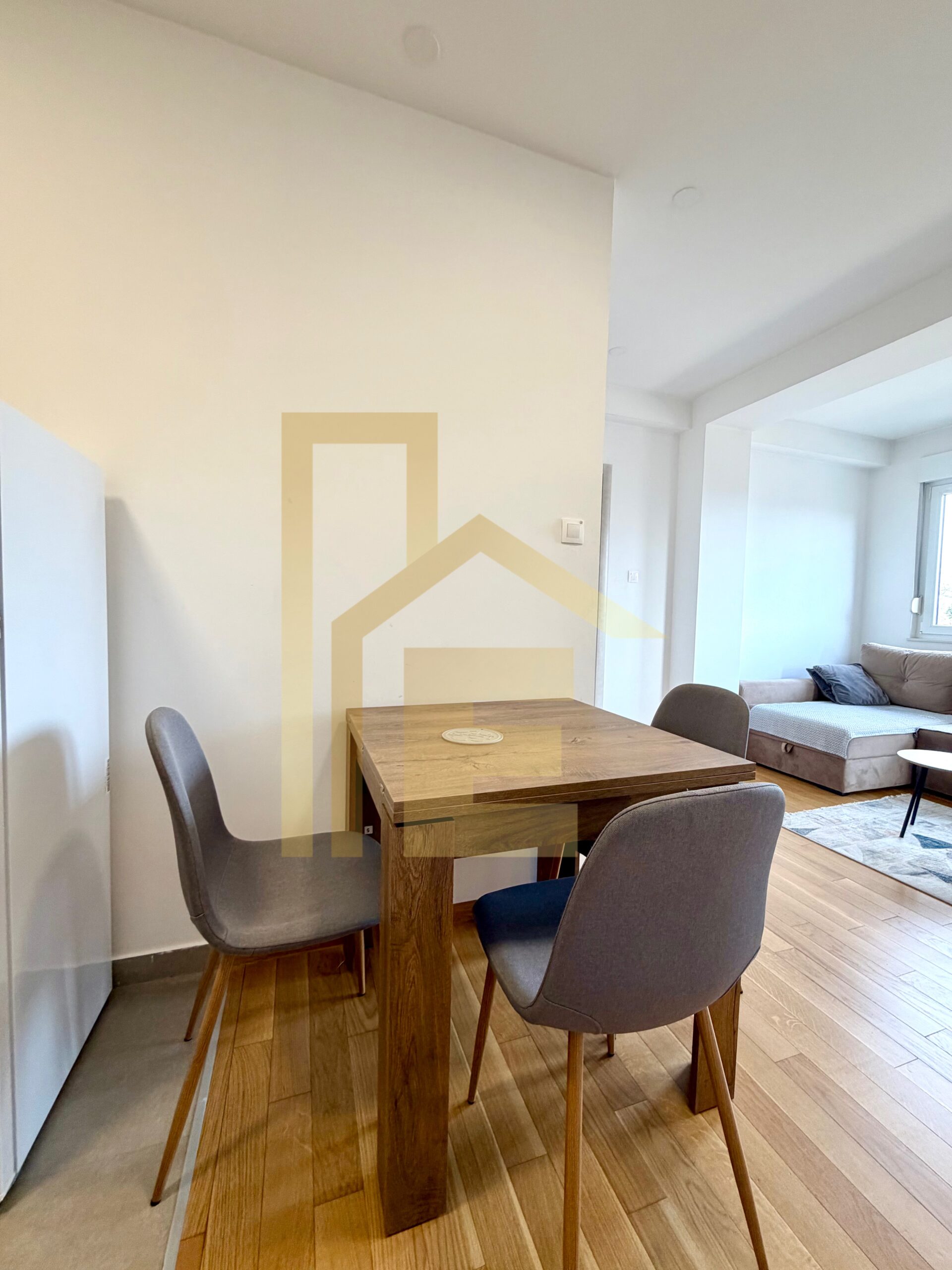 Dvosoban stan sa parking mjestom, naselje Rosulje slika 8