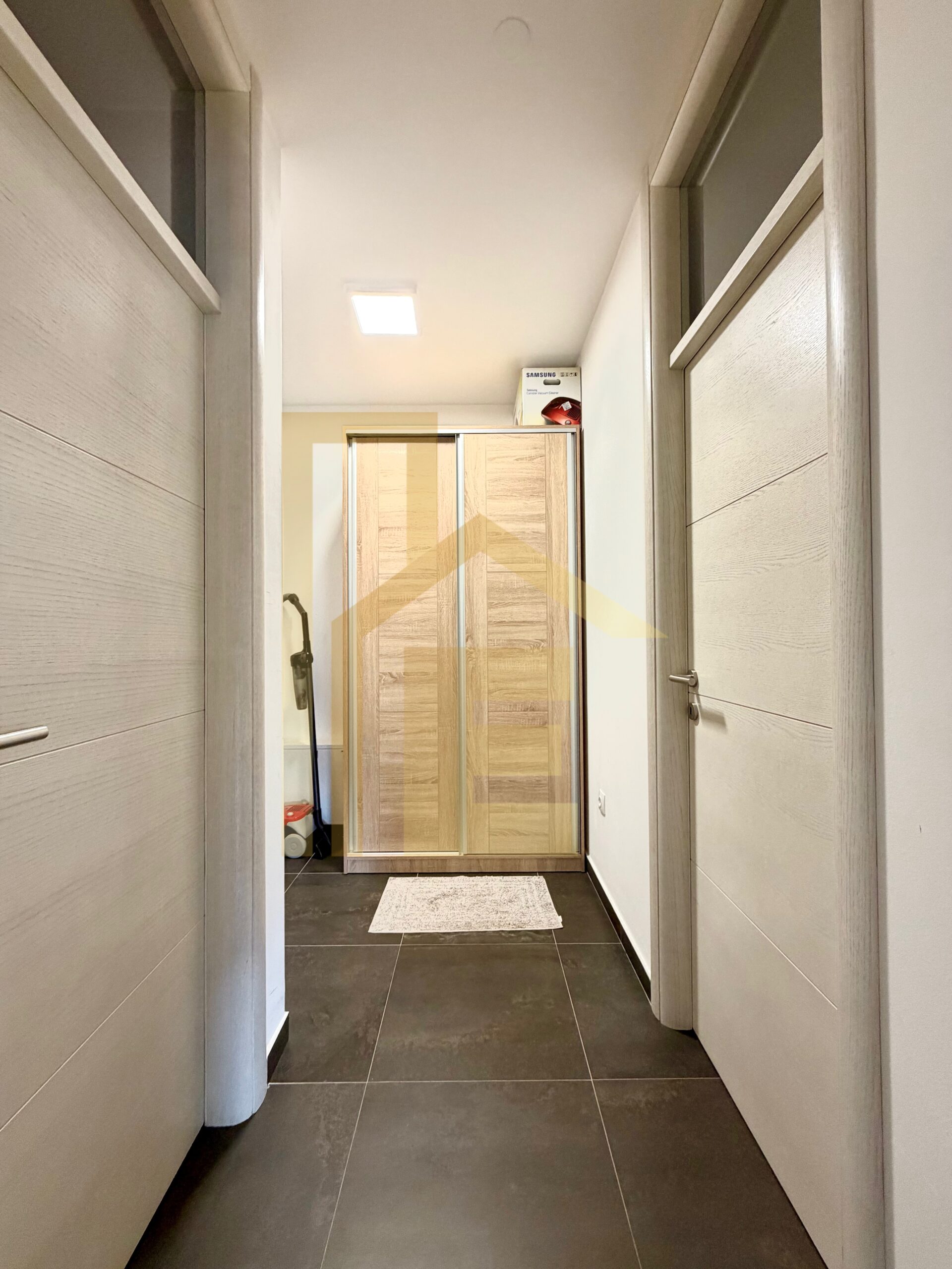 Dvosoban stan sa parking mjestom, naselje Rosulje slika 6